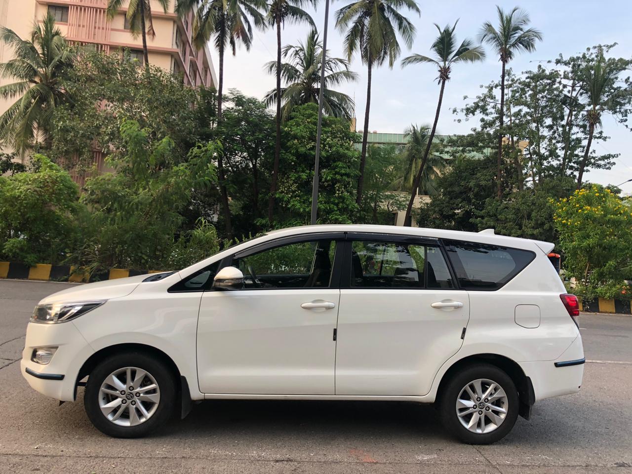 Toyota Innova Crysta 2.4 Gx 8 Str Mahindra First Choice
