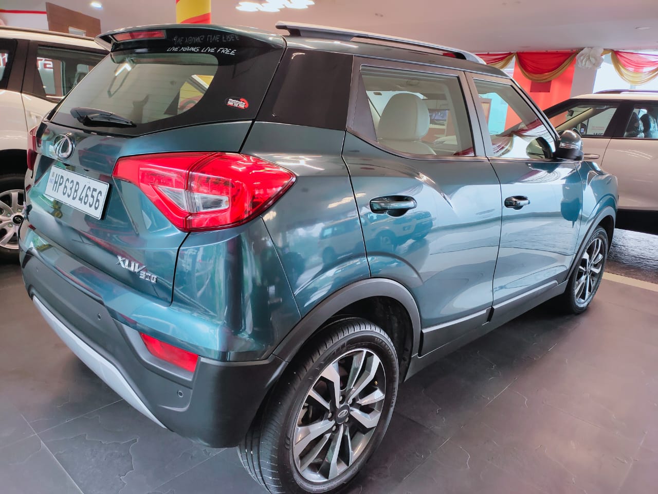 Mahindra Xuv300 W8 Optional Dual Tone Petrol Mahindra First Choice