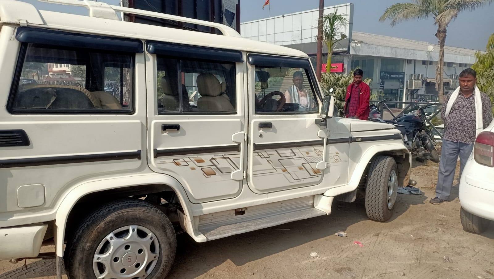 Used Mahindra Bolero SLE BS3 in Lucknow 2016 model, India at Best Price.