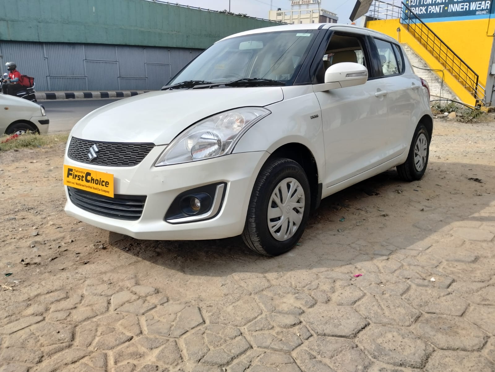 Used Maruti Suzuki Swift VDI in Salem 2015 model, India at Best Price.