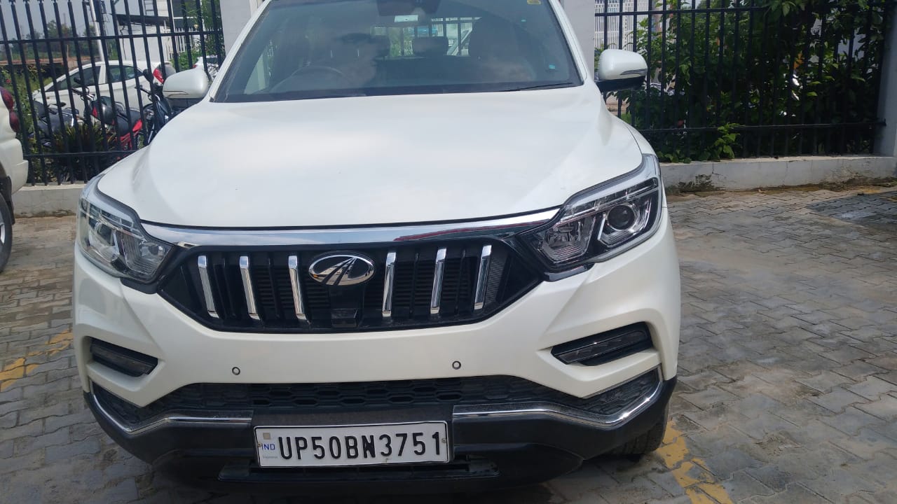 Used Mahindra Alturas G4 4WD AT BS IV in Azamgarh 2019 model, India at