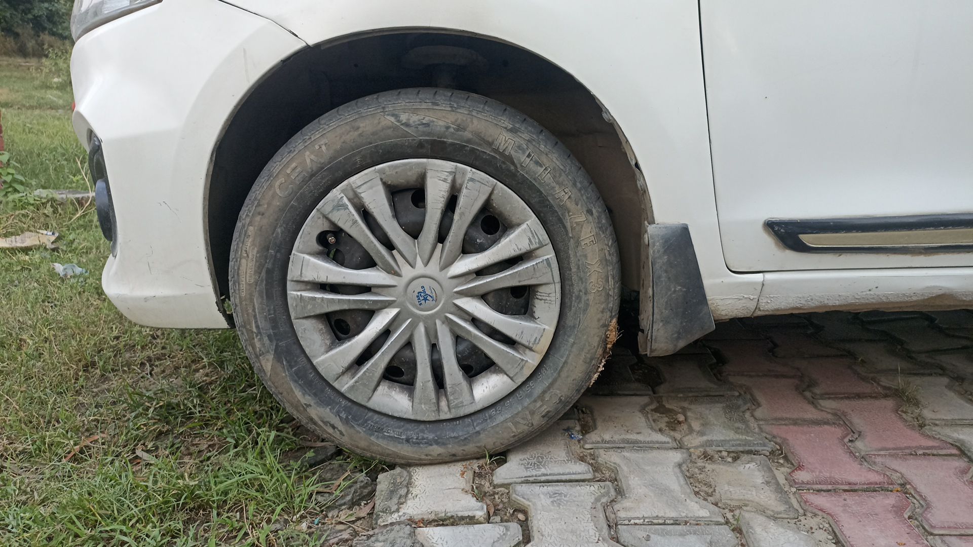 Used Maruti Suzuki Ertiga VXI CNG in Thakurdwara 2016 model, India at Best Price.