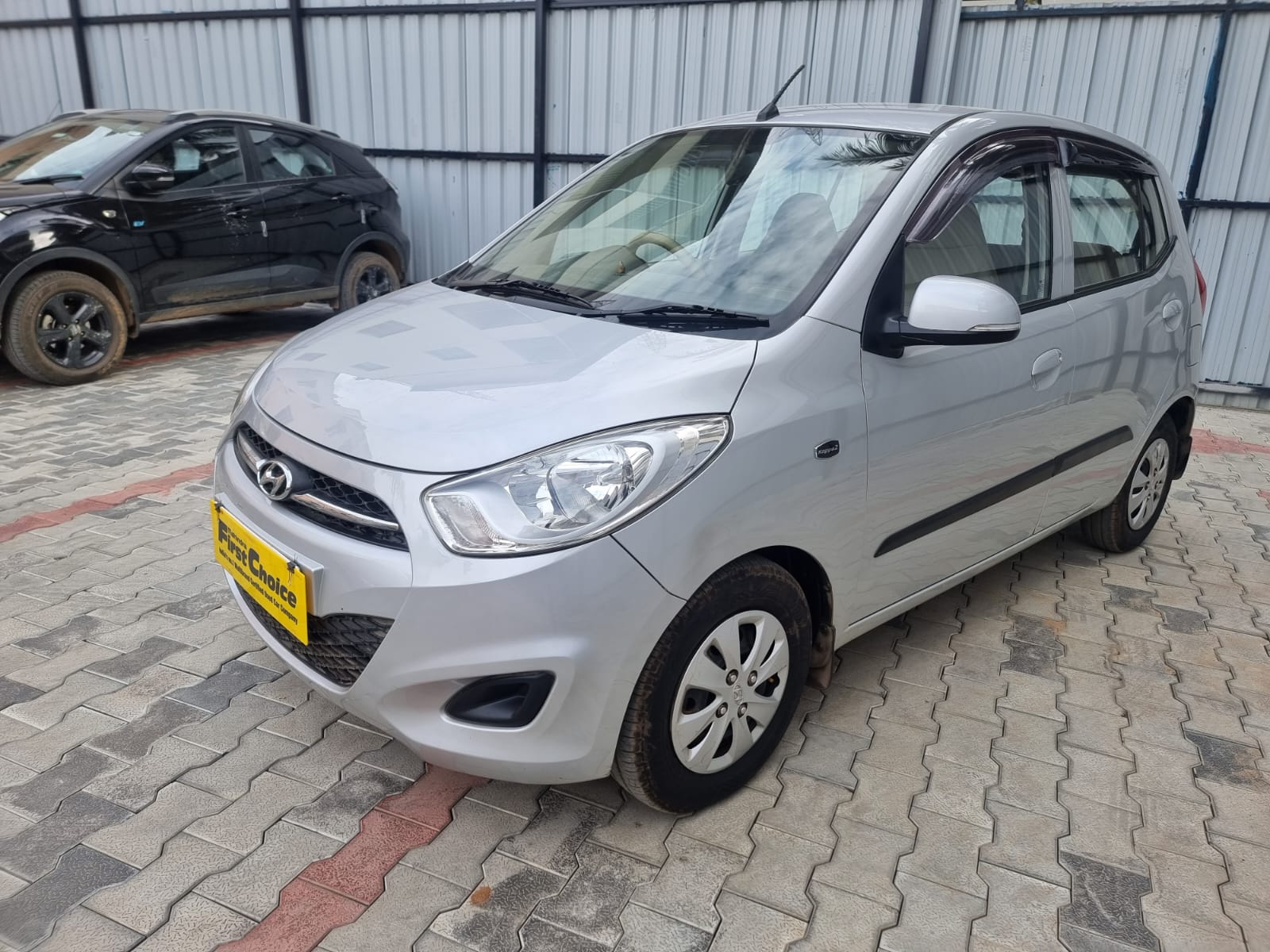 Used Hyundai i10 1.2 Magna MT in Bangalore 2013 model, India at Best Price.