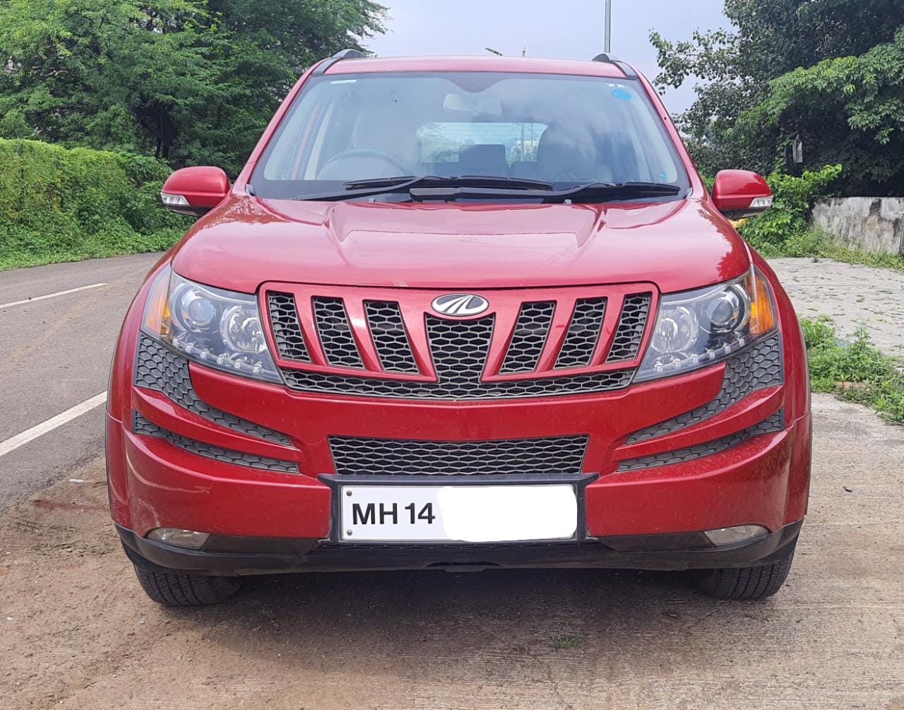 Used Mahindra XUV500 W6 FWD in Pune 2014 model, India at Best Price.