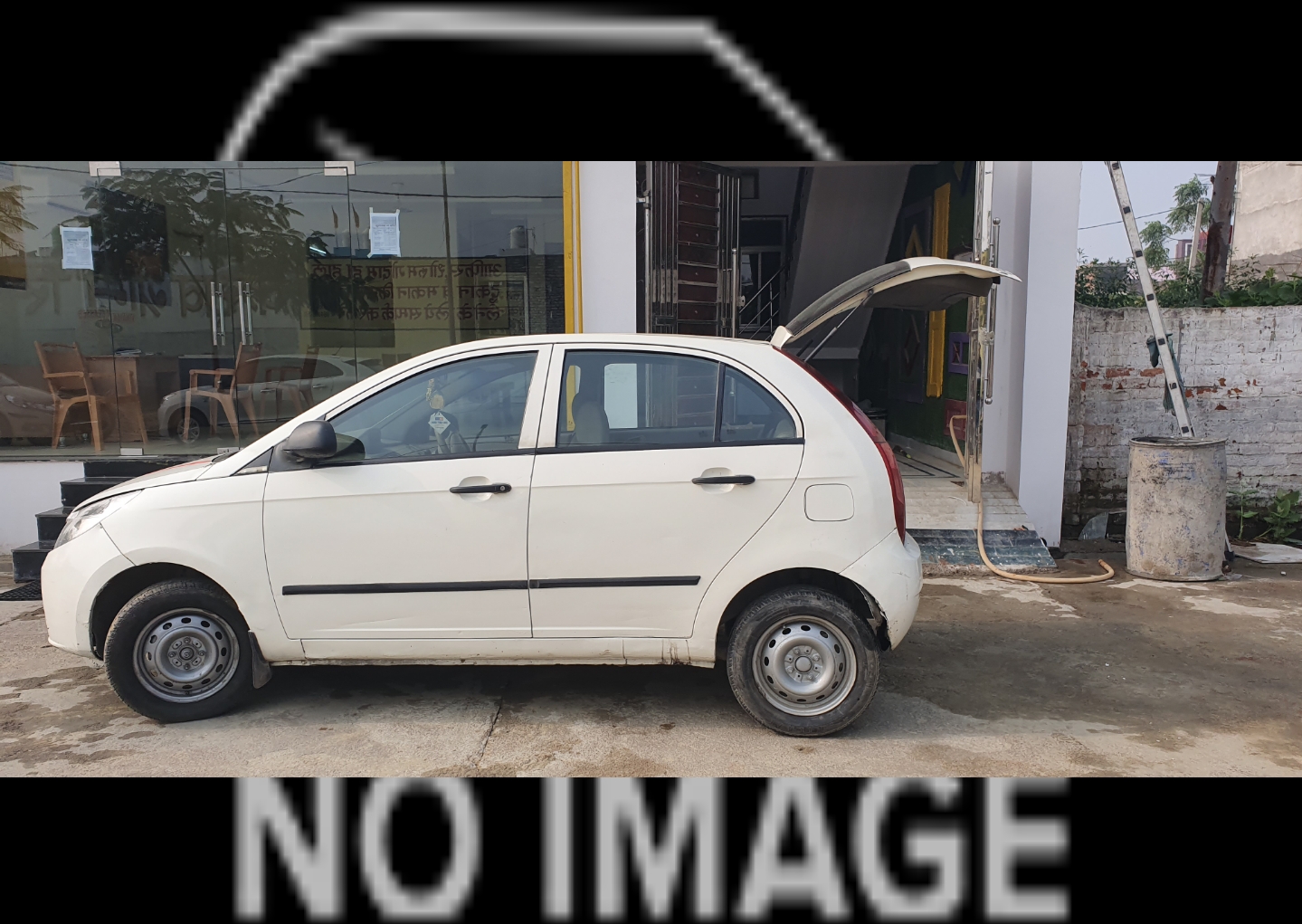 indica vista door speaker size