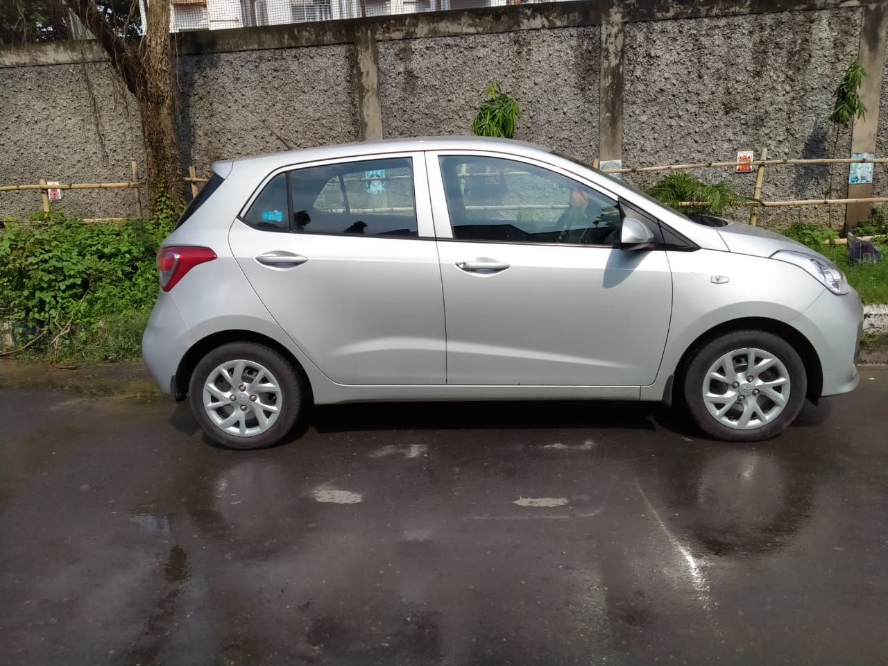 Hyundai Grand I10 Magna 1.2 At Mahindra First Choice