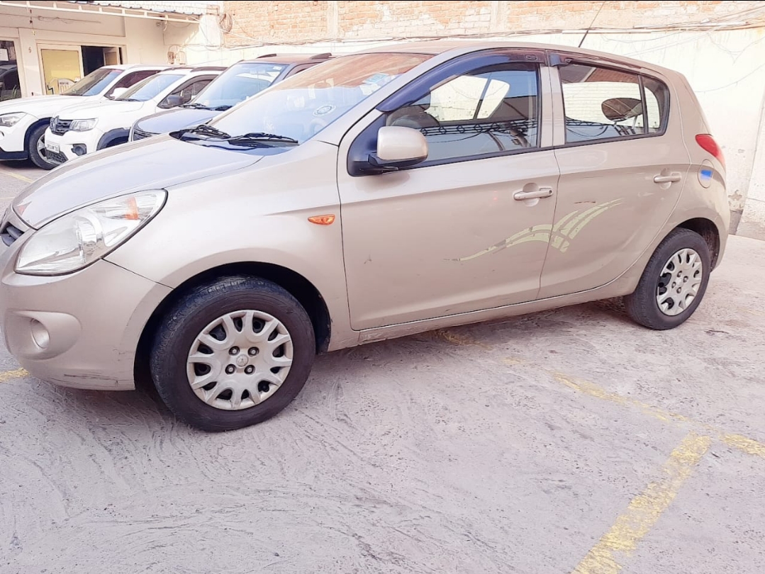 Used Hyundai i20 [20082014] 1.2 Magna Petrol in Lucknow 2010 model