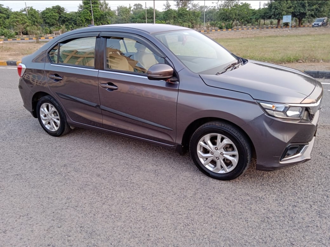 Used Honda Amaze 1.2 V AT iVTEC in Faridabad 2018 model, India at Best