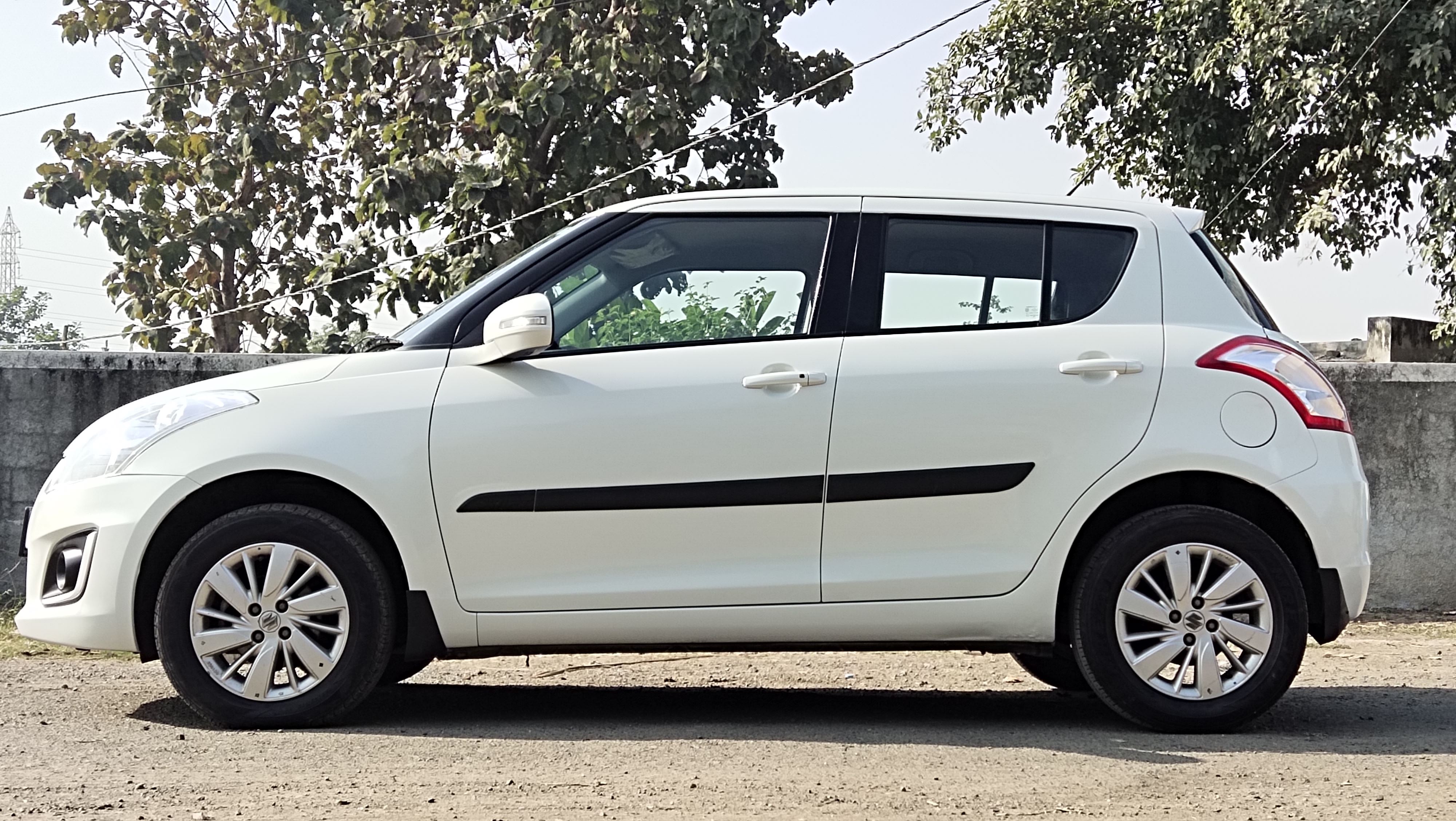 Maruti Suzuki Swift Zxi Mahindra First Choice