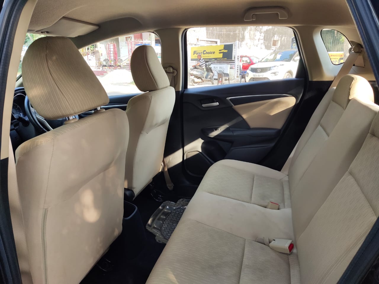 Used Honda Jazz V CVT Petrol BS IV in Ghaziabad 2017 model, India