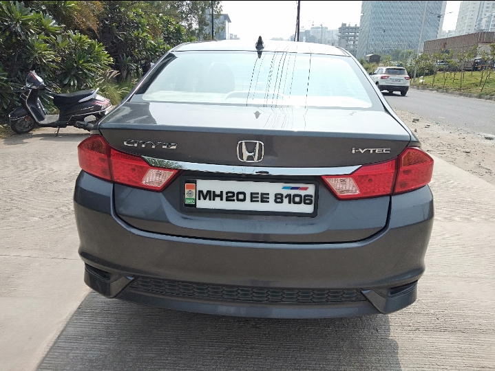 Honda City 1.5 V Mt - Mahindra First Choice