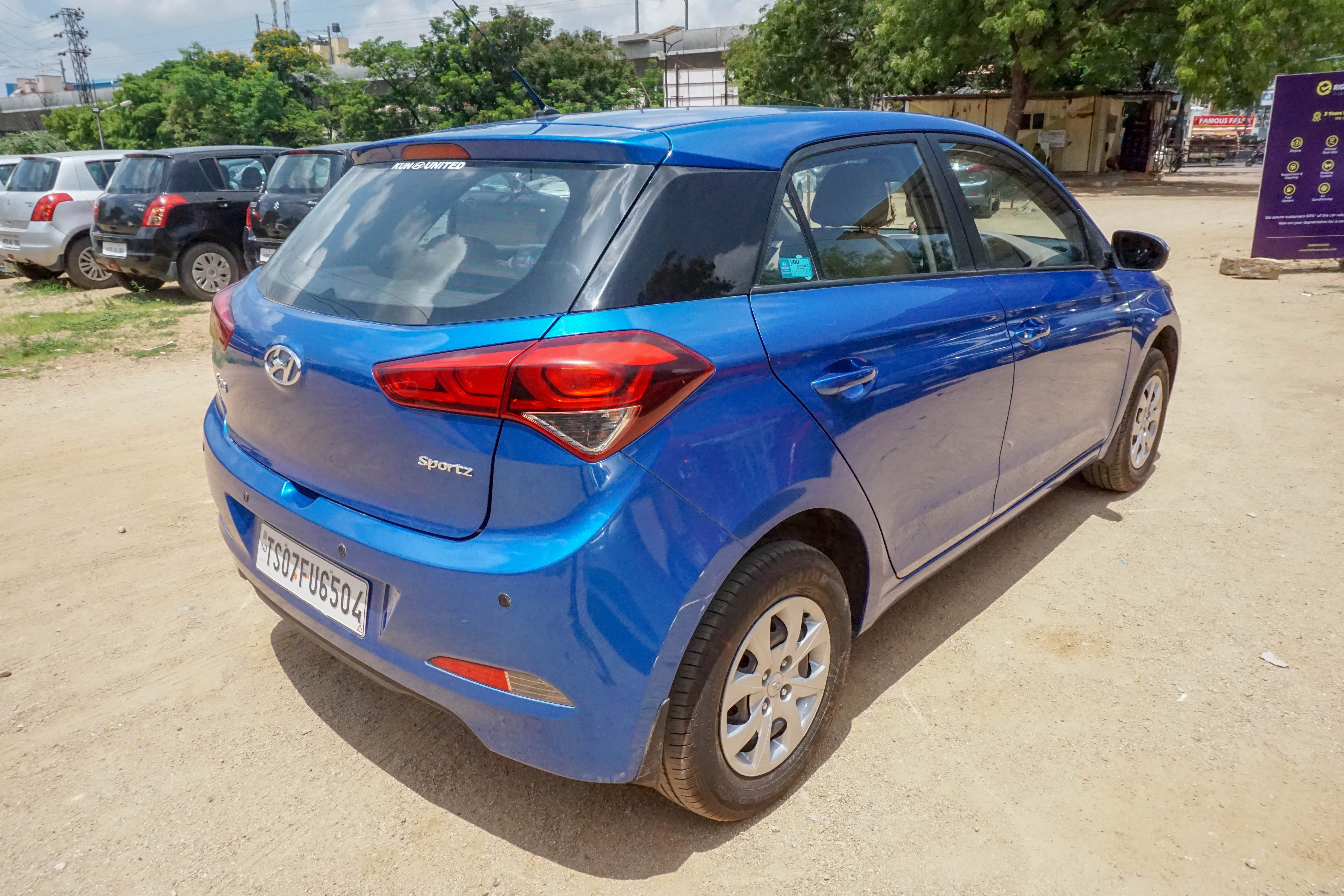 Hyundai I20 Sportz 1.2 Bs Iv Mahindra First Choice