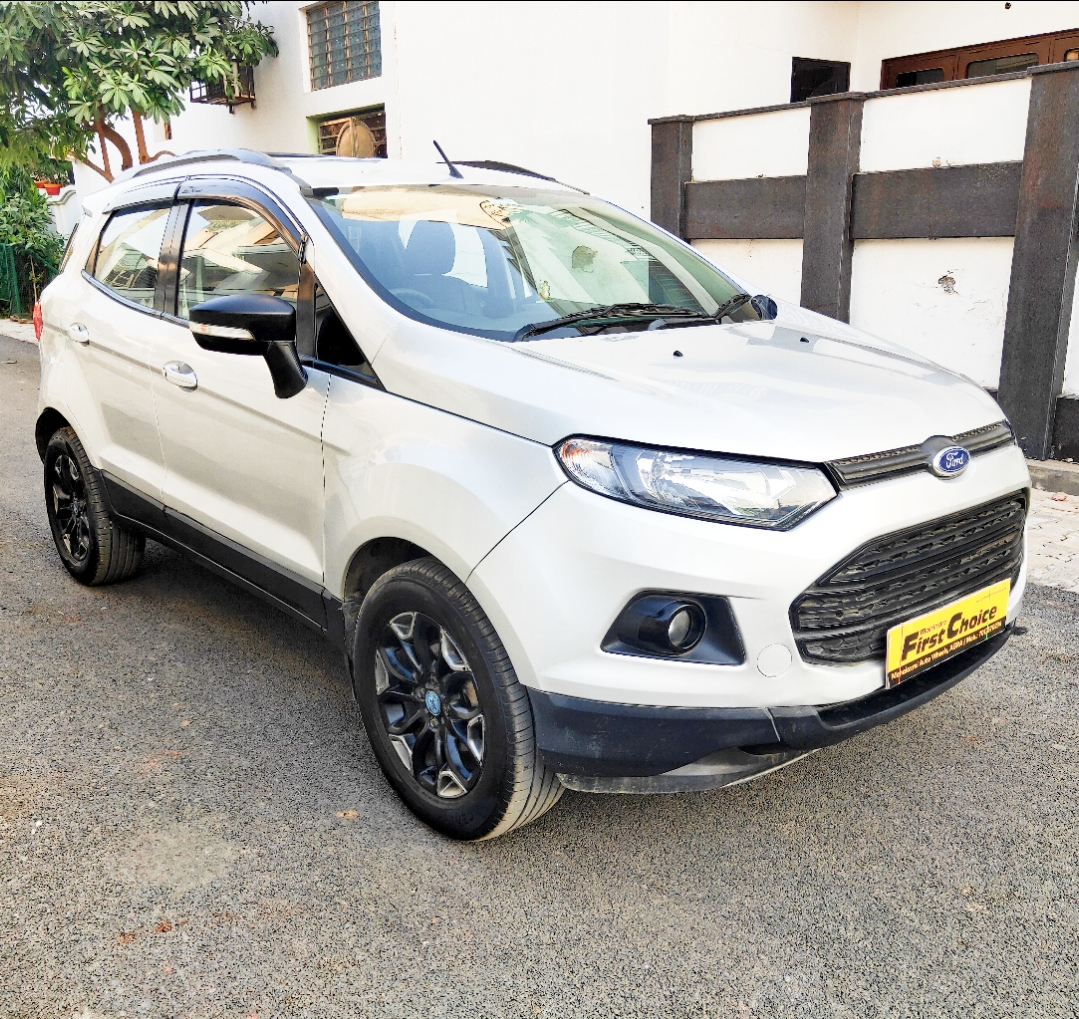 Ford Ecosport Titanium + 1.5L Tdci Black Edition Mahindra First Choice