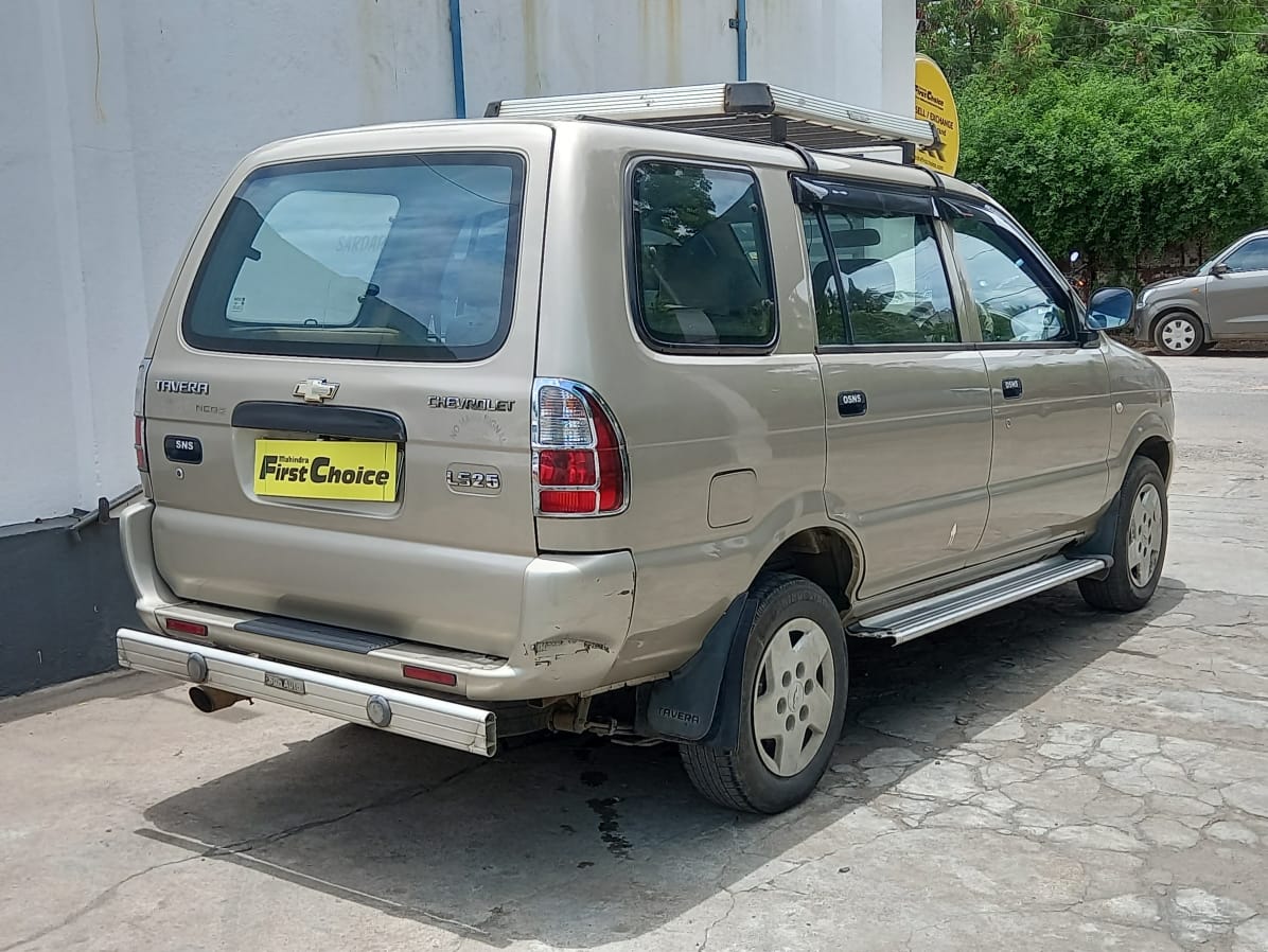 Used Chevrolet Tavera LS B3 10Str BSIII in Pondicherry 2011 model