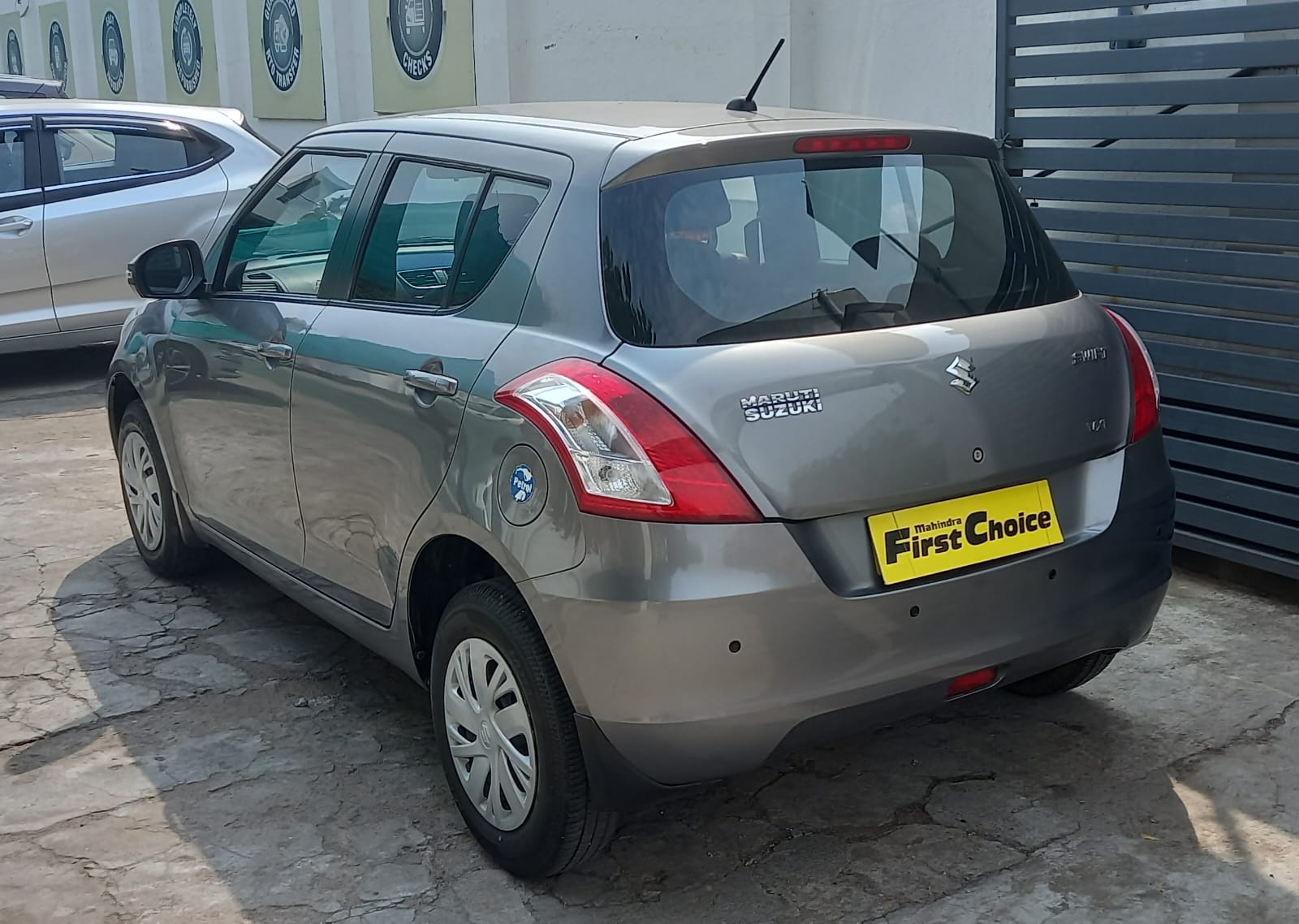 Used Maruti Suzuki Swift VXI BS IV in Pondicherry 2017 model, India at ...