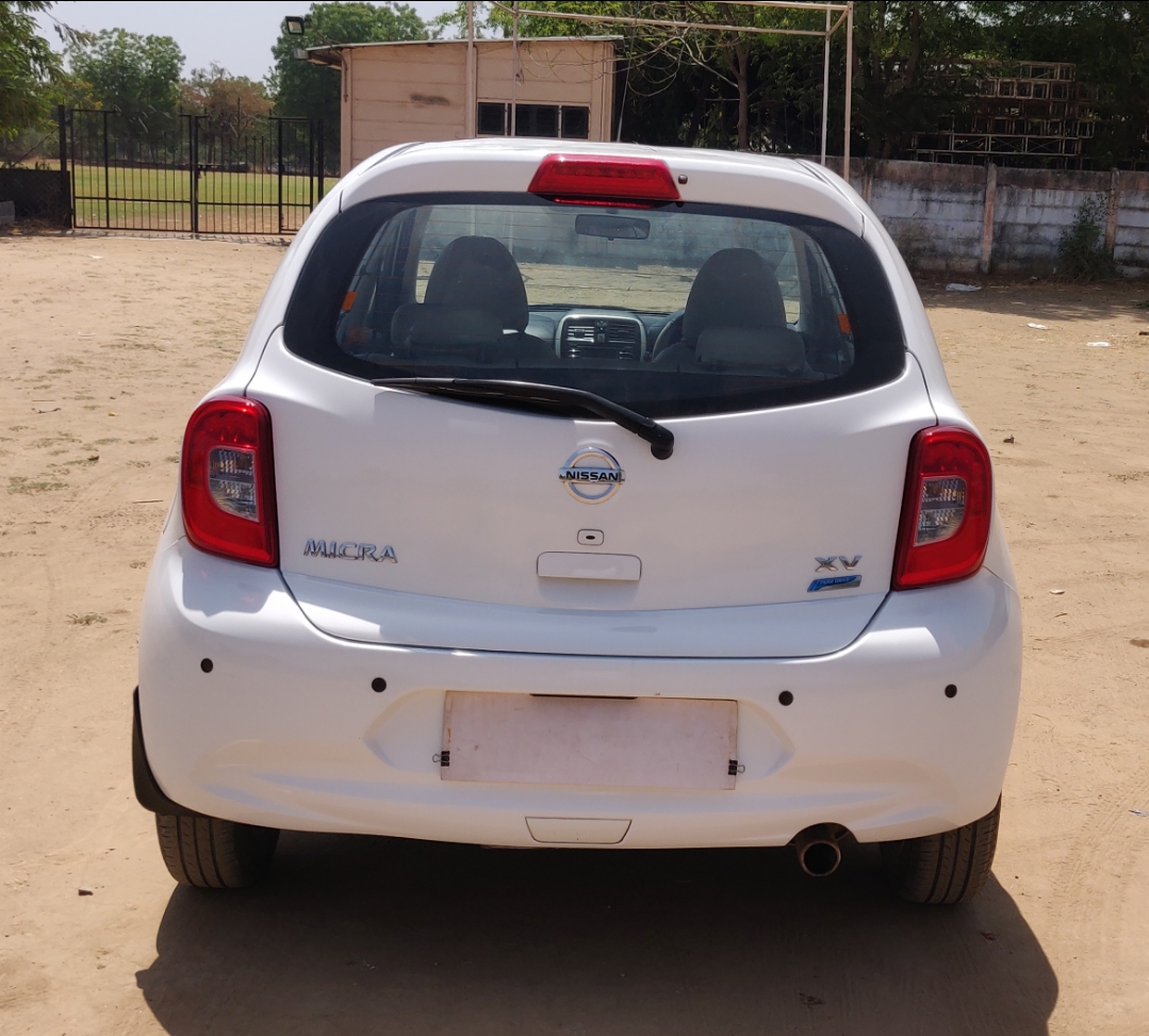 Used Nissan Micra XV (CVT) in Ahmedabad 2016 model, India at Best Price.