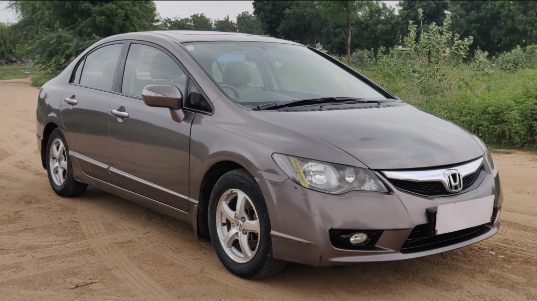 Used Honda Civic 1.8 V MT Sunroof in Ahmedabad 2012 model, India at