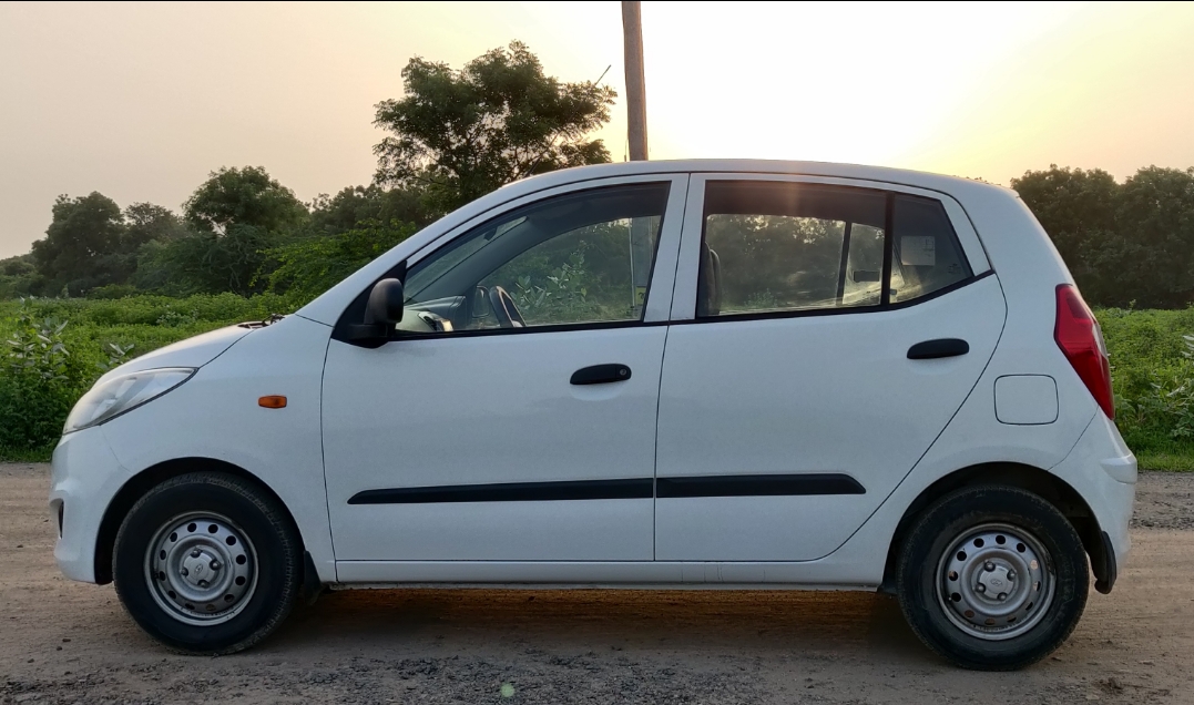 Used Hyundai i10 Magna 1.1 iRDE2 in Ahmedabad 2016 model, India at Best