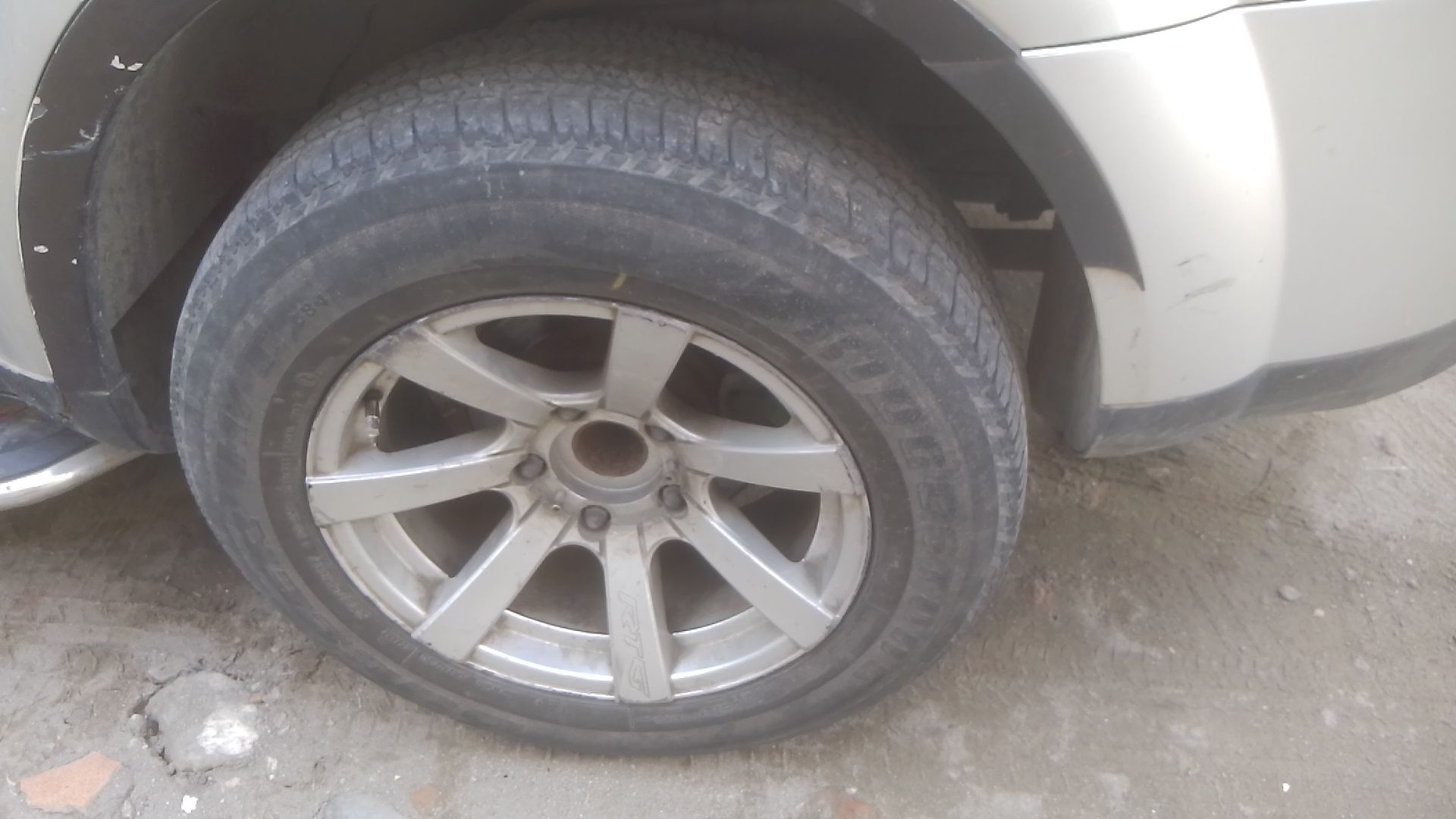 Used Mahindra XUV500 W10 FWD in Ghaziabad 2016 model, India at Best Price.