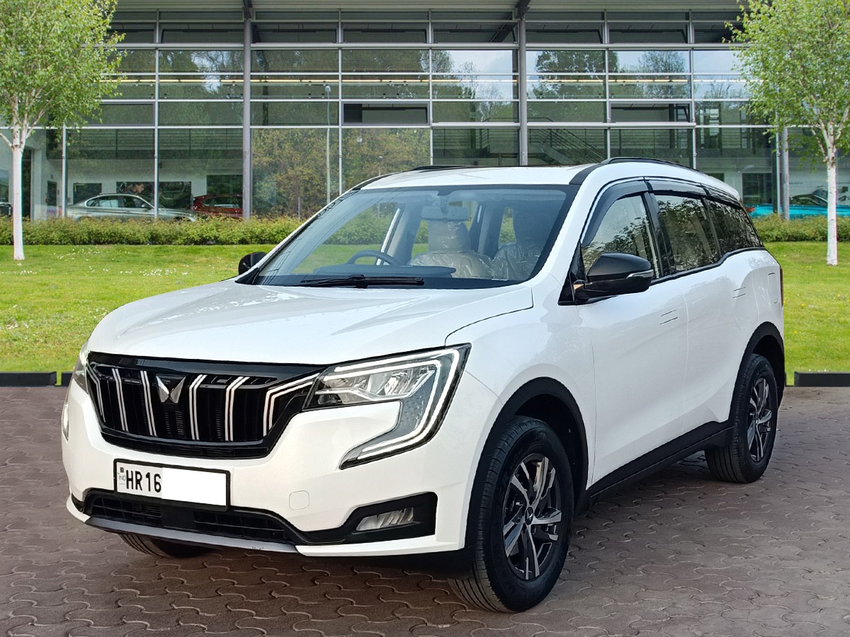 Used Mahindra XUV700 AX5 MT Petrol 7 STR in New Delhi 2022 model, India ...