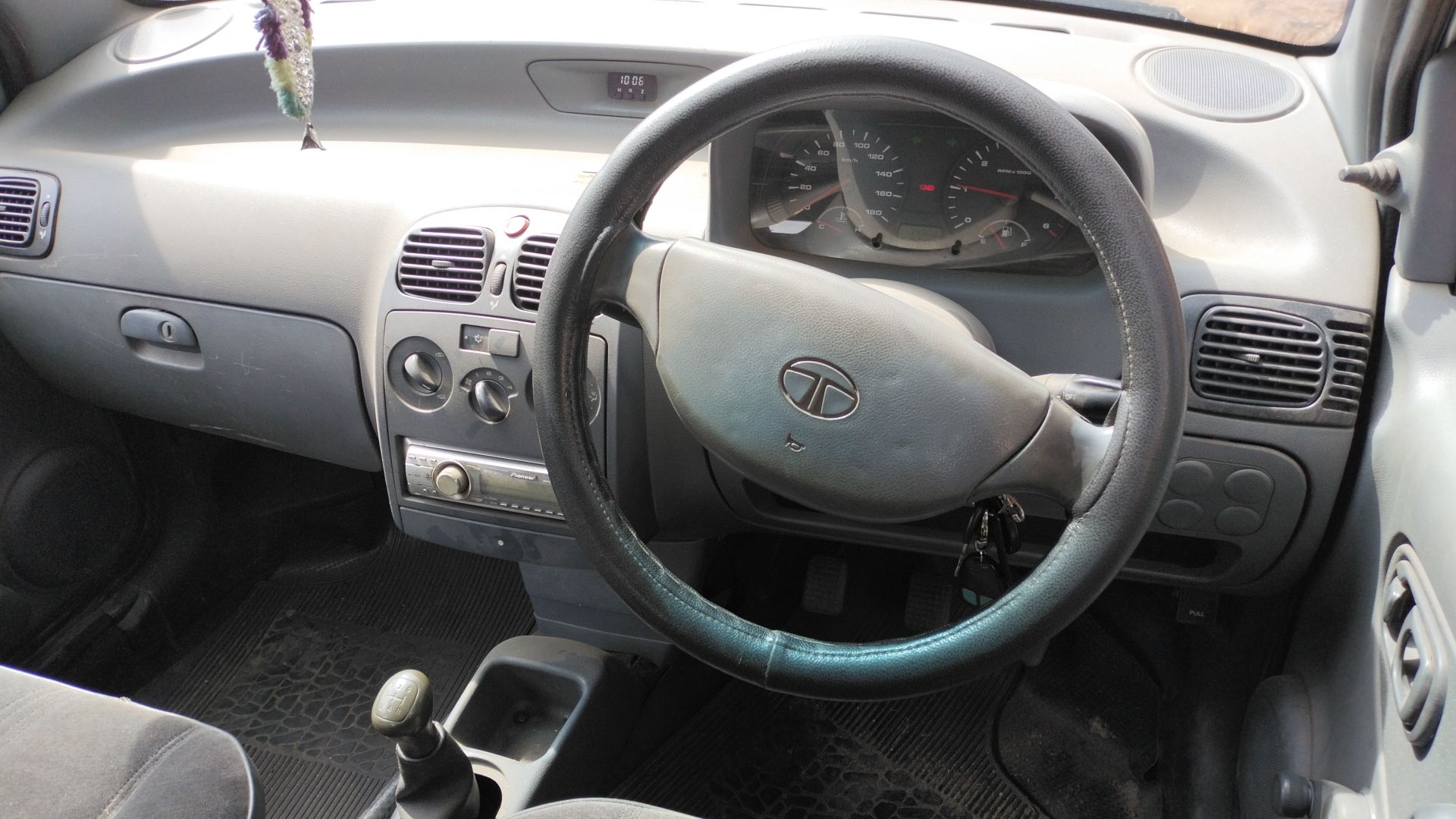 Used Tata Indica V2 DLS BSII in Coimbatore 2004 model, India at Best Price.