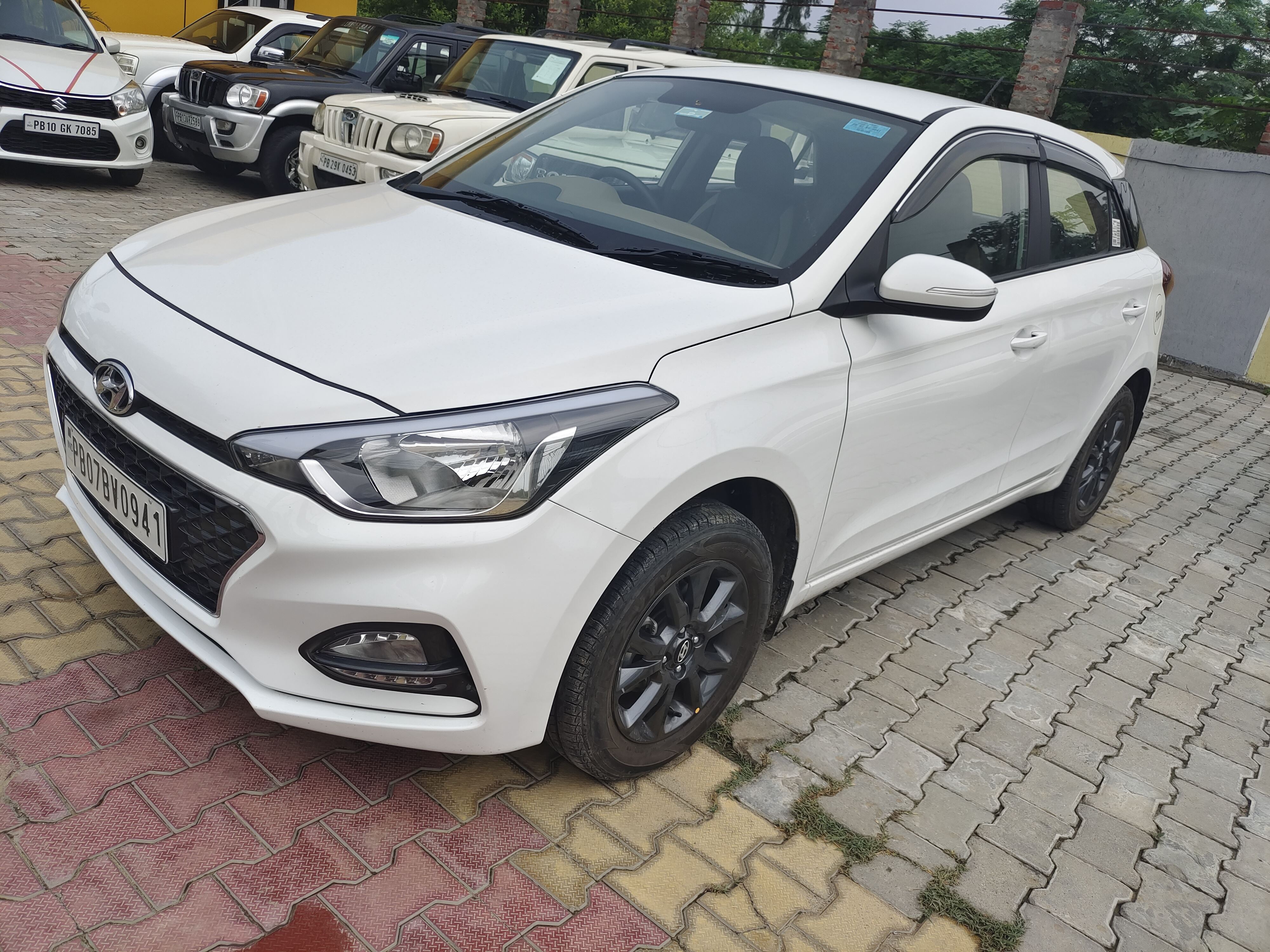 Hyundai I20 Sportz 1.2 Ivt Mahindra First Choice