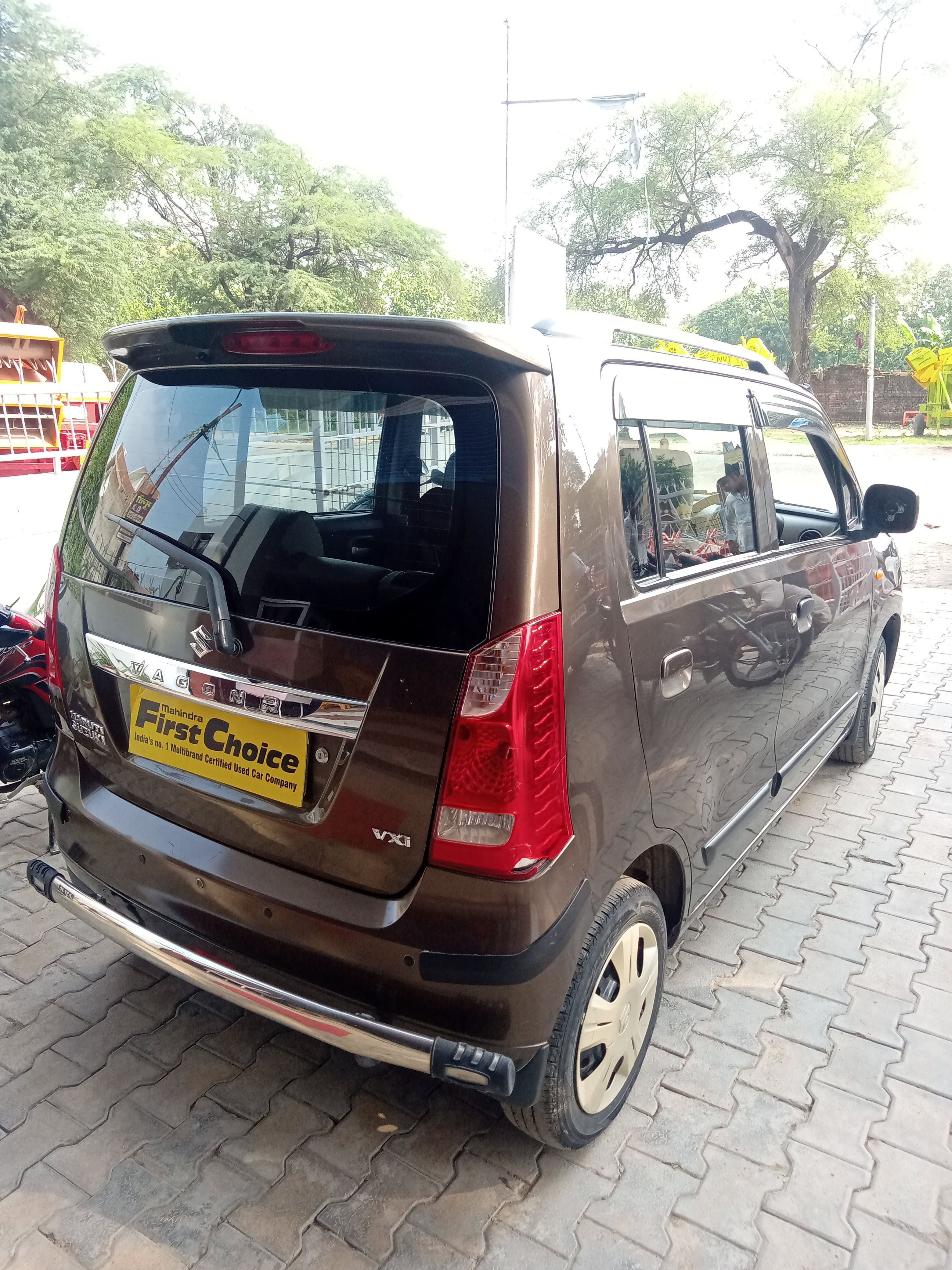 Used Maruti Suzuki Wagon R VXI AMT 1.0 BS IV in Jhansi 2016 model