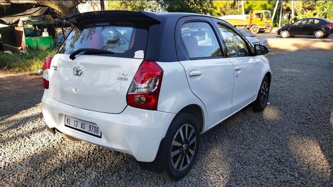 Used Toyota Etios Liva V in Kannur 2016 model, India at Best Price.