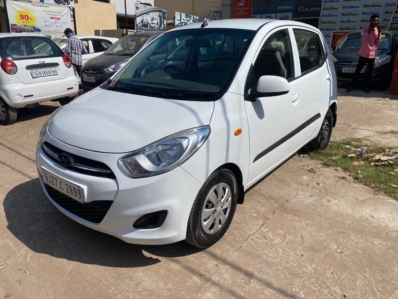 Used Hyundai i10 1.2 Magna MT in Vadodara 2011 model, India at Best Price.