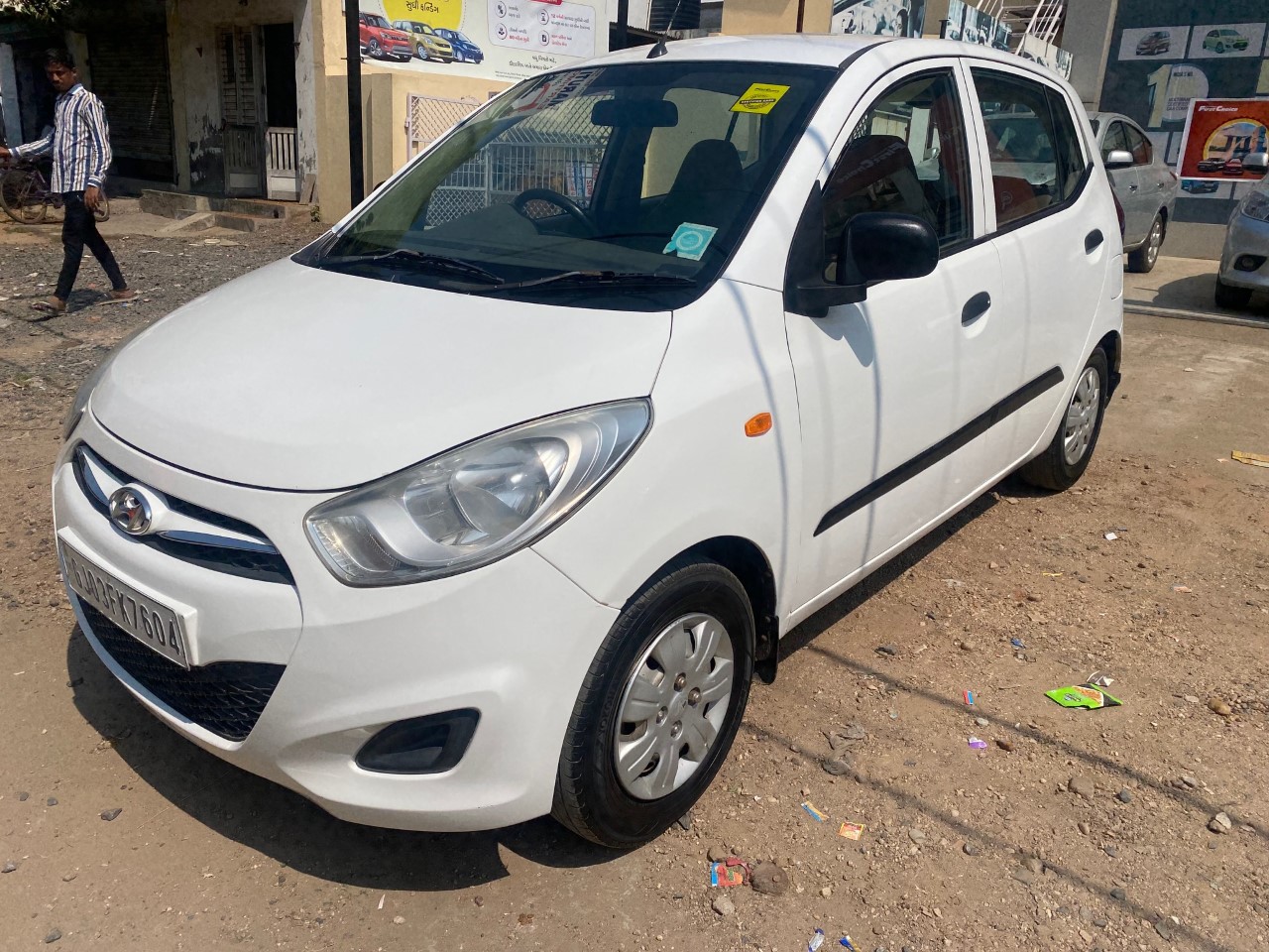 Used Hyundai i10 1.2 Magna MT in Vadodara 2014 model, India at Best Price.