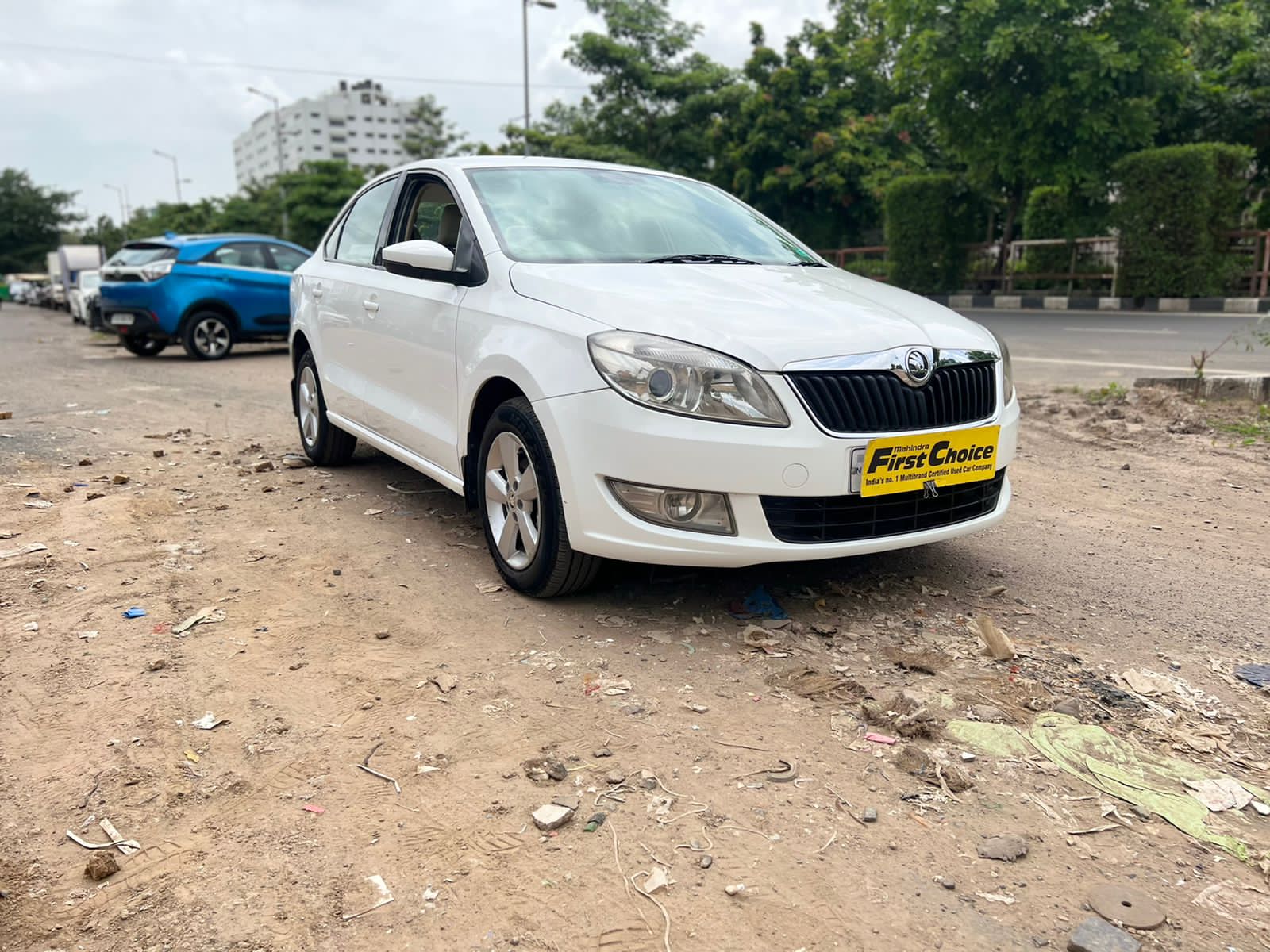 Skoda Rapid Elegance 1.6 Mpfi At Mahindra First Choice