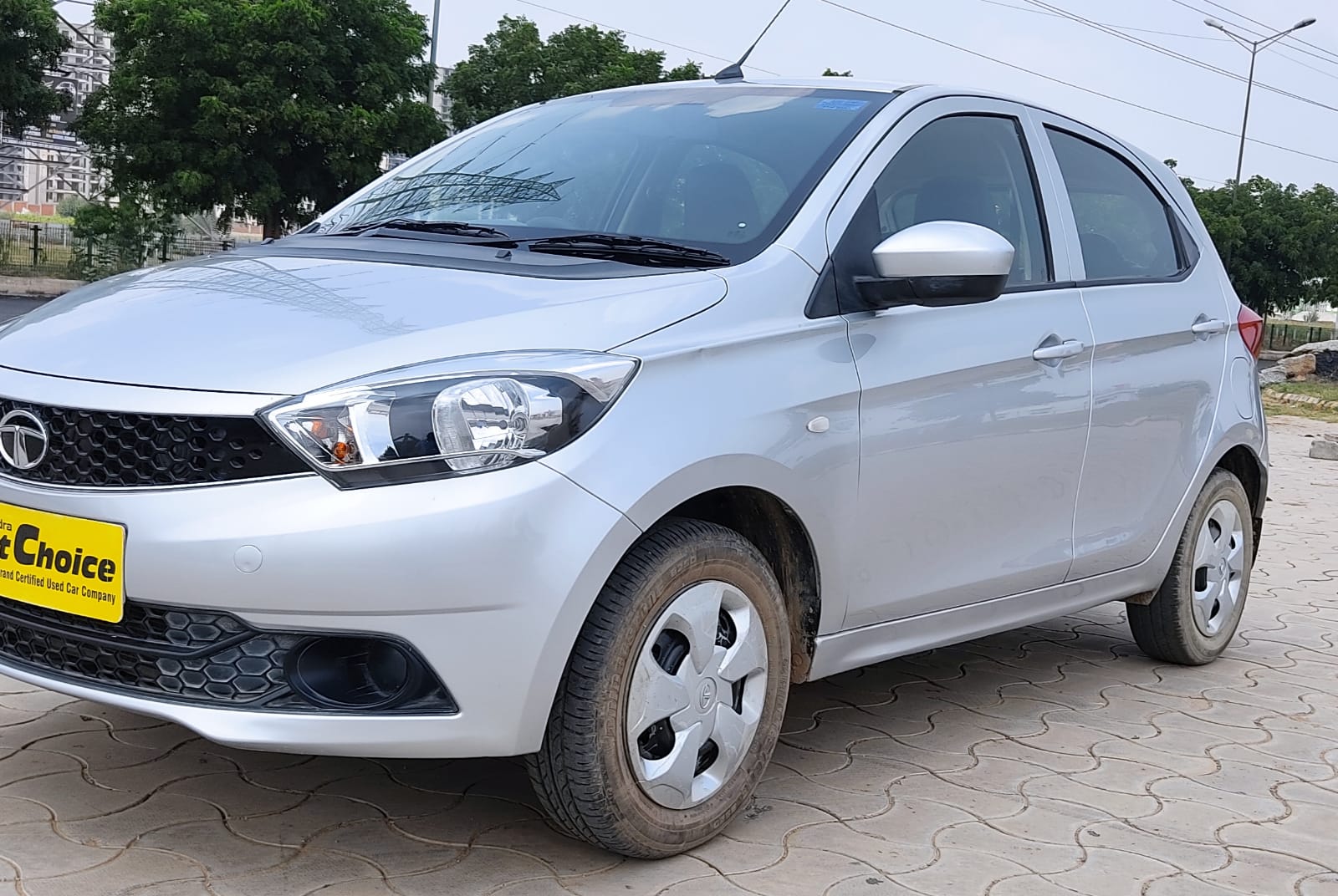 Used Tata Tiago Revotron XT In Gurgaon 2017 Model India At Best Price used-tata-tiago-revotron-xt-in-gurgaon-2017-model-india-at-best-price