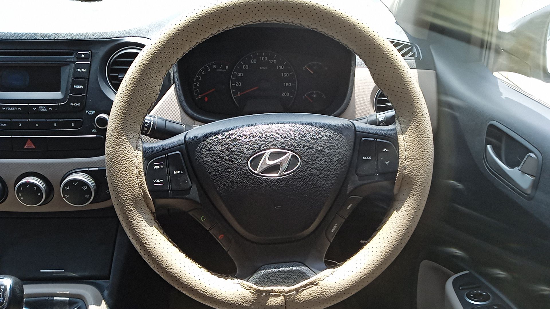 Used Hyundai Xcent S Petrol in Gurgaon 2015 model, India at Best Price.