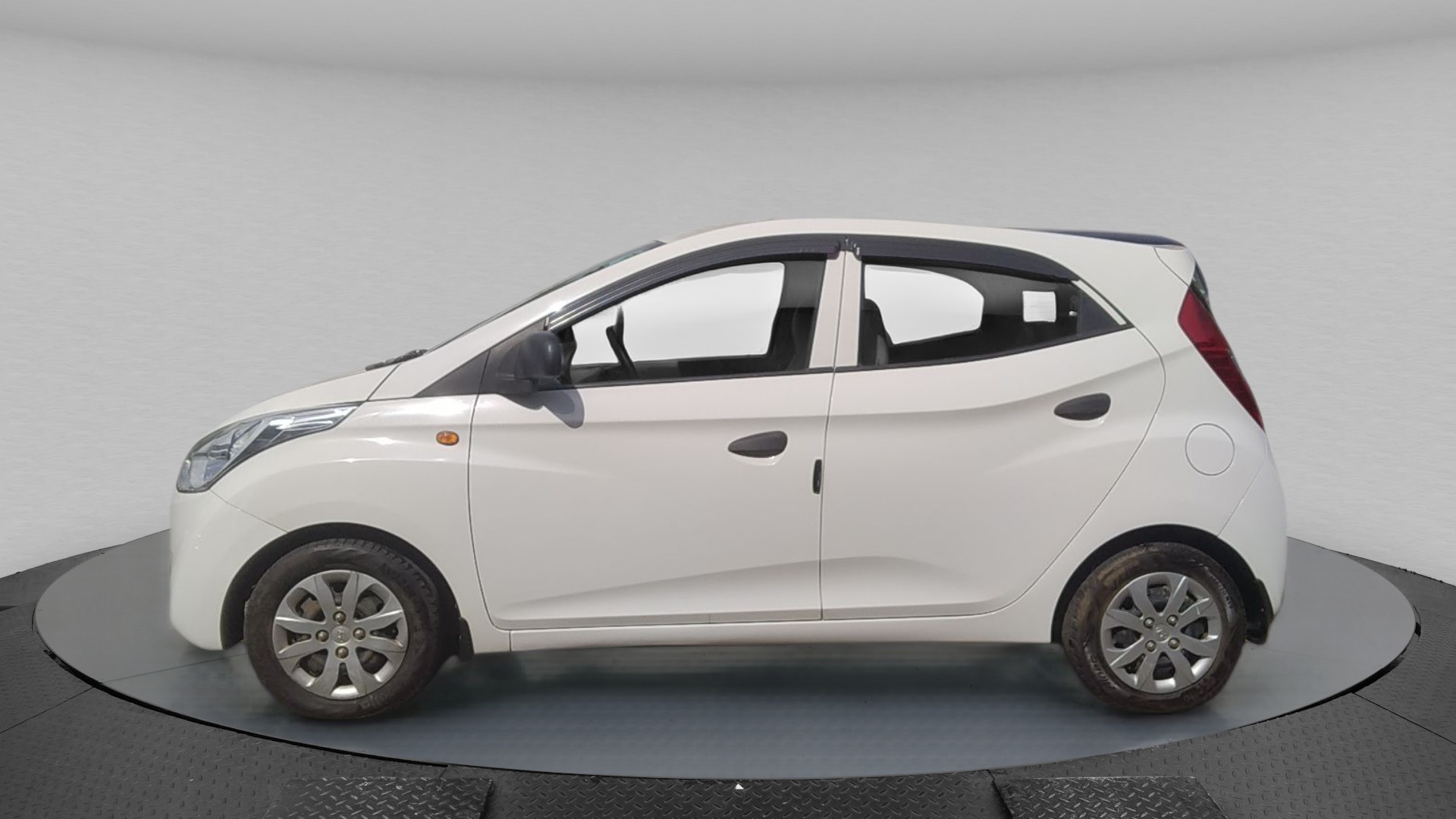 Car Zone Kannur Road Mahindra First Choice Dealer