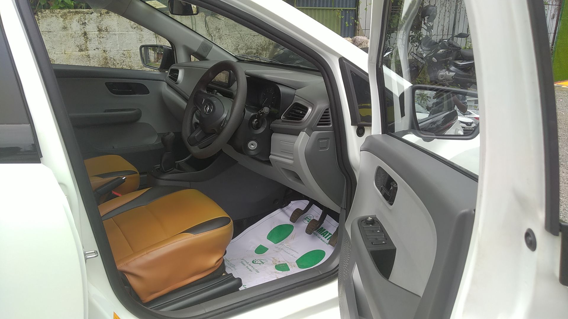 Car Zone Kannur Road Mahindra First Choice Dealer