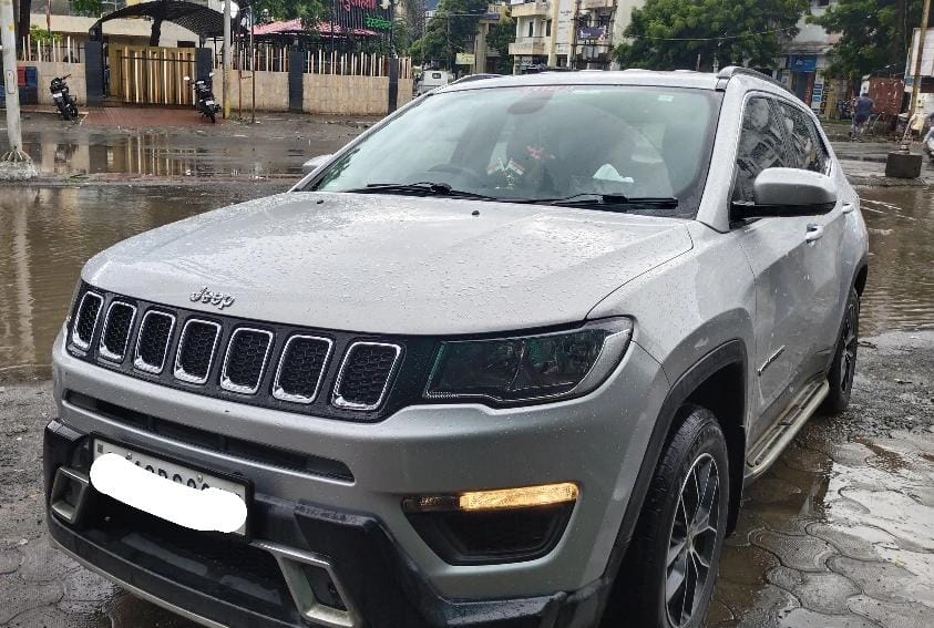 Used Jeep Compass Sport 2.0 Diesel BS IV in Gandhidham 2017 model