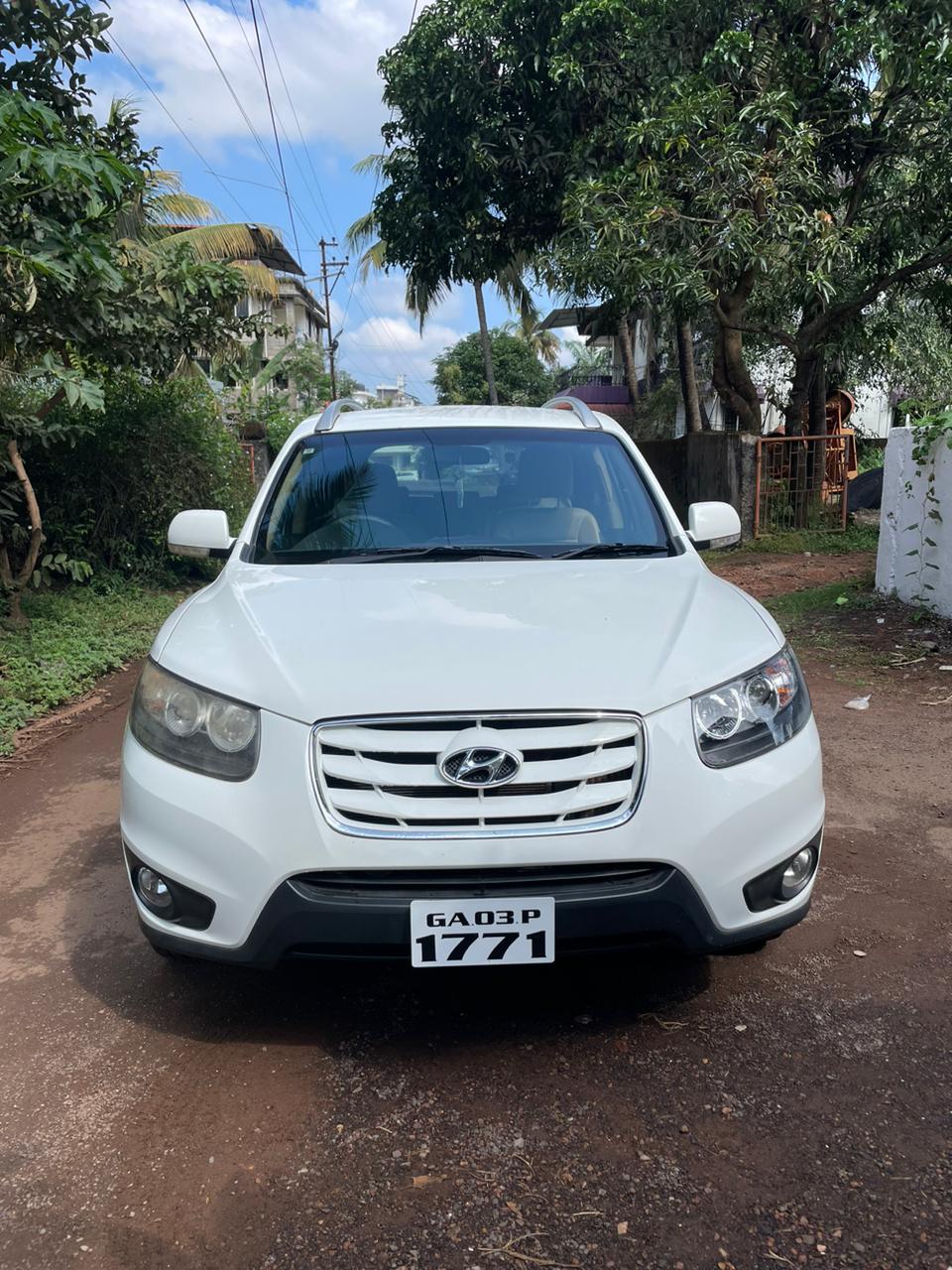 Used Hyundai Santa Fe 4WD MT in North Goa 2011 model, India at Best Price.