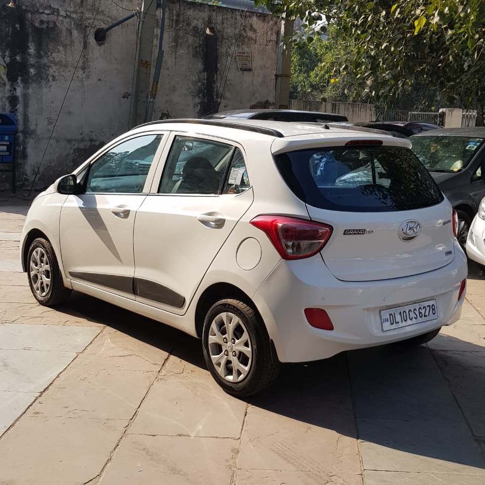 Hyundai Grand I10 Sportz 1.1 Crdi Mahindra First Choice