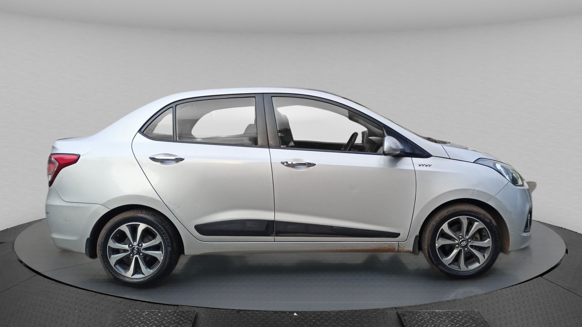 Hyundai Xcent 1.2 Kappa Dual Vtvt 5-Speed Manual Sx (O) - Mahindra ...