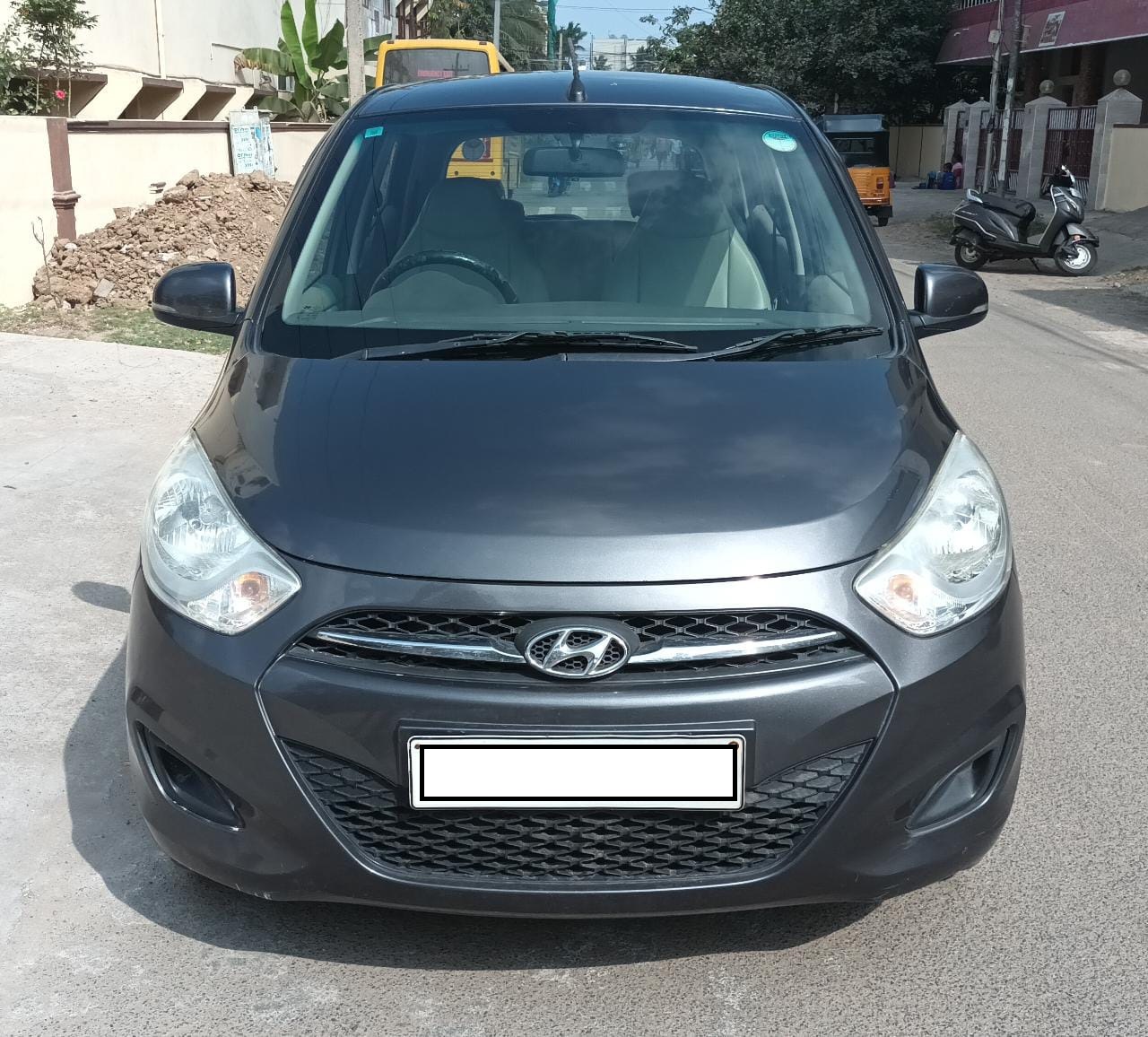 Used Hyundai i10 1.2 Sportz AT in Chennai 2011 model, India at Best Price.