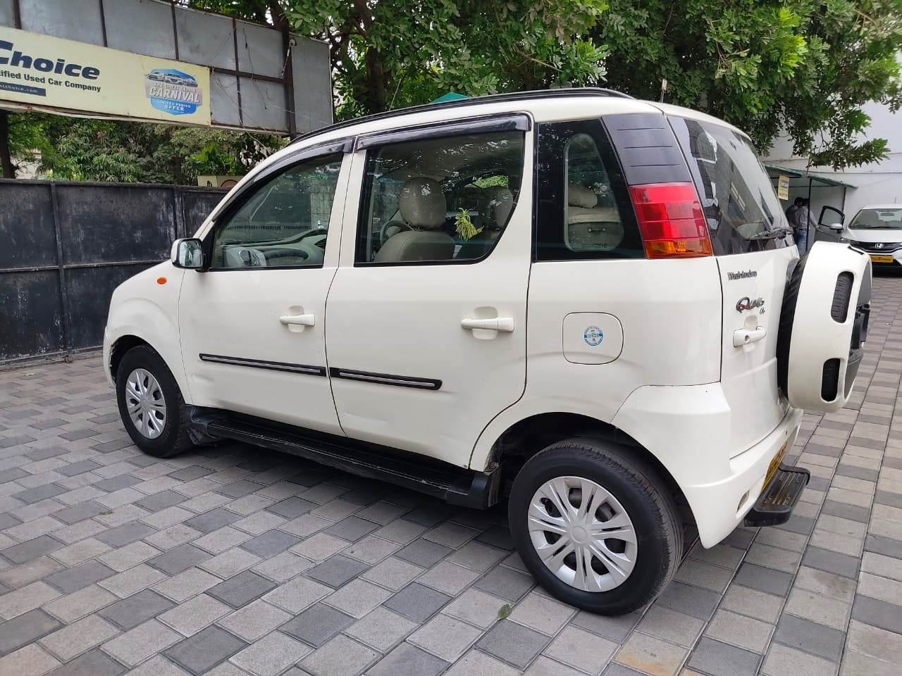 Mahindra Quanto C6 Mahindra First Choice