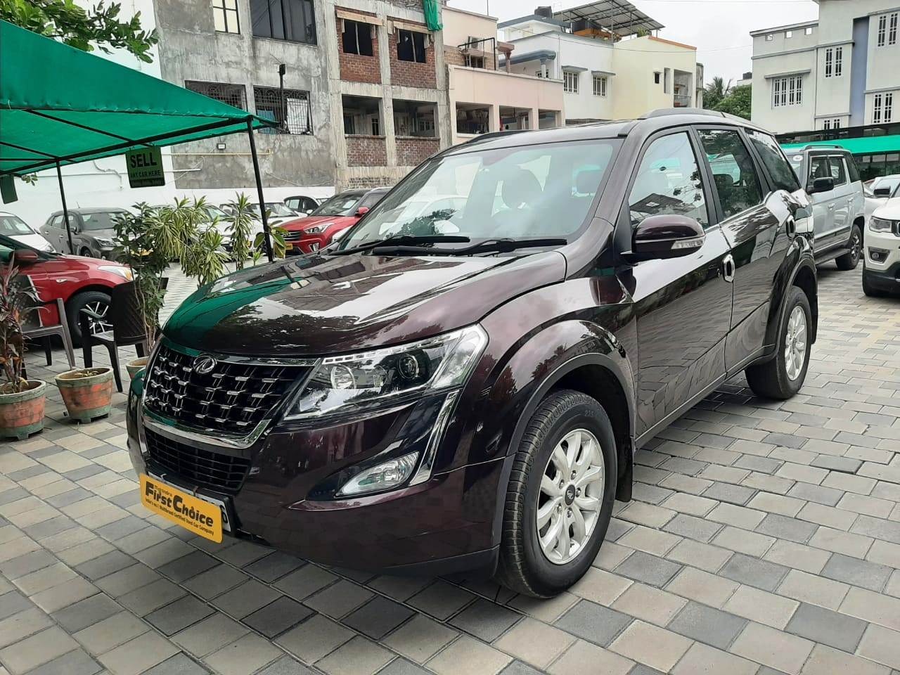 Used Mahindra XUV500 W10 FWD in Surat 2016 model, India at Best Price.