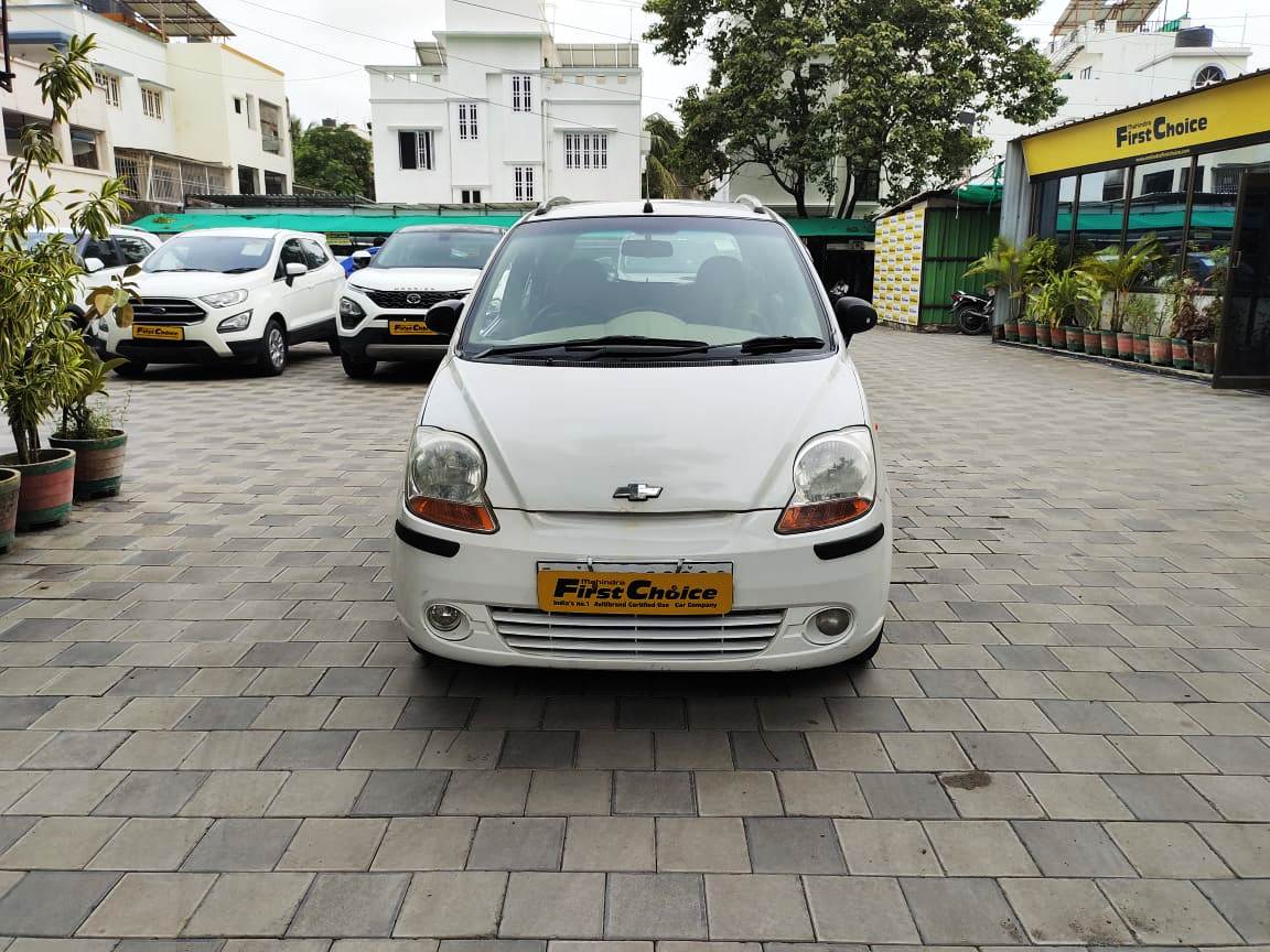 Used Chevrolet Spark 1.0 LS in Surat 2012 model, India at Best Price.