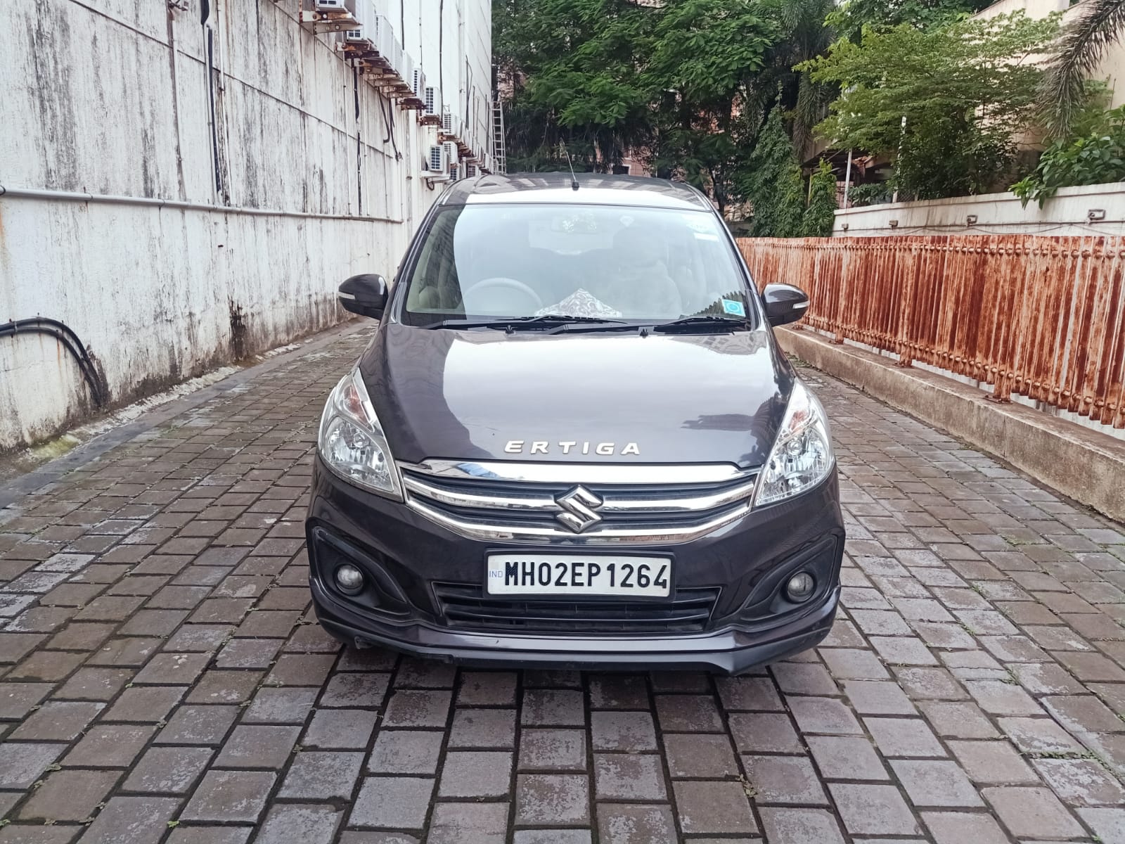 Used Maruti Suzuki Ertiga VXI CNG in Thane 2017 model, India at Best Price.