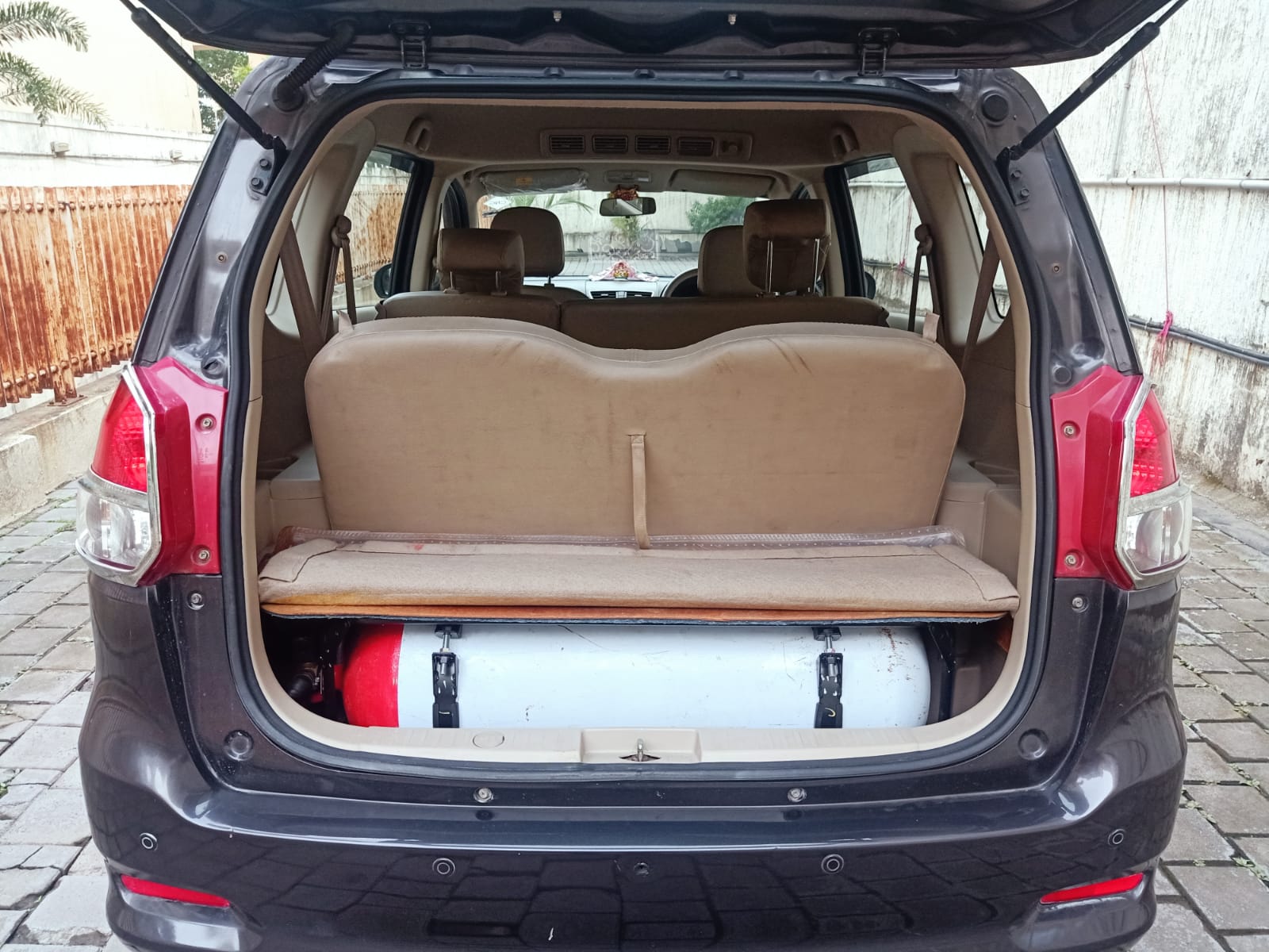 Used Maruti Suzuki Ertiga VXI CNG in Thane 2017 model, India at Best Price.