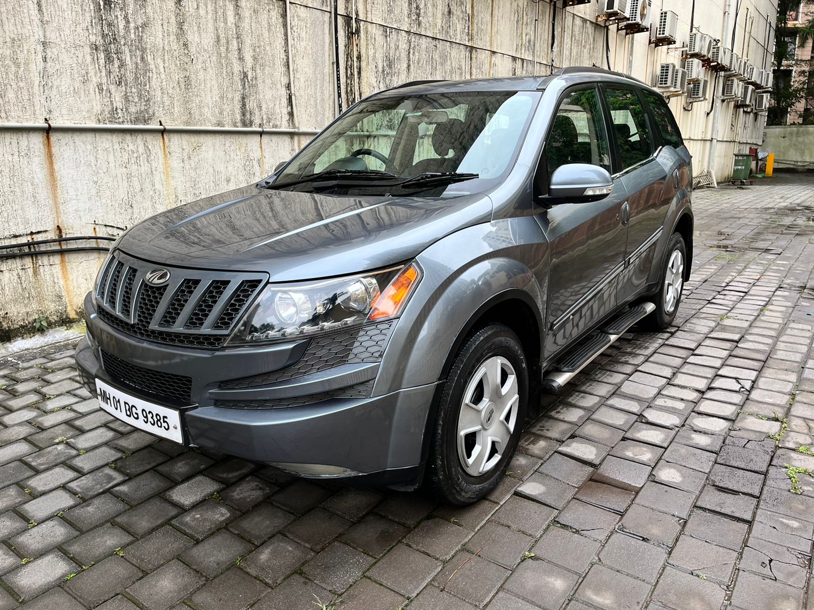Used 2013 Mahindra XUV500 W6 FWD in Thane, India at Best Price