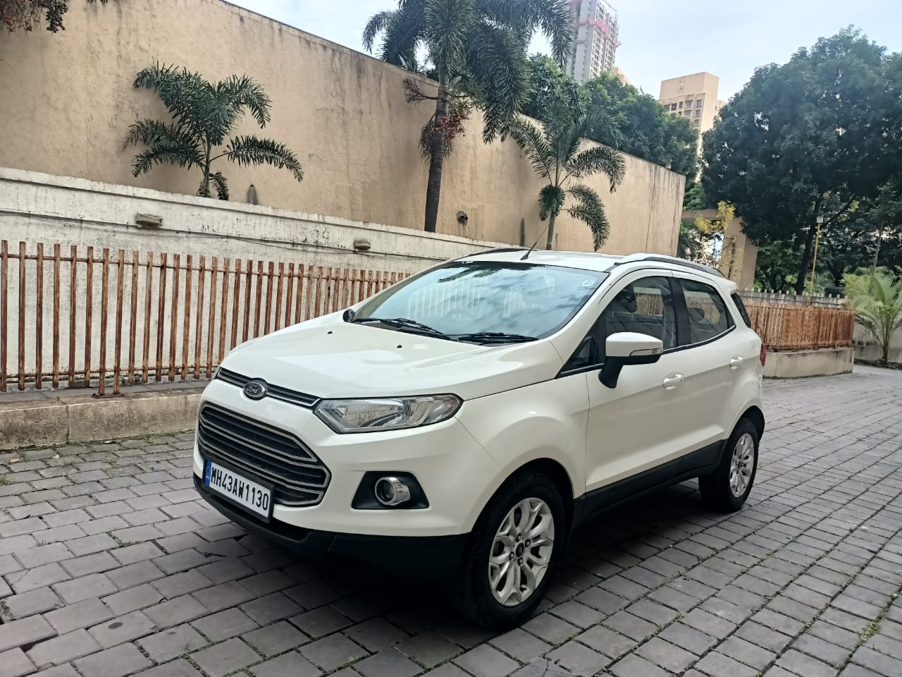 Used Ford EcoSport 1.5 TiVCT Petrol Titanium AT in Thane 2016 model