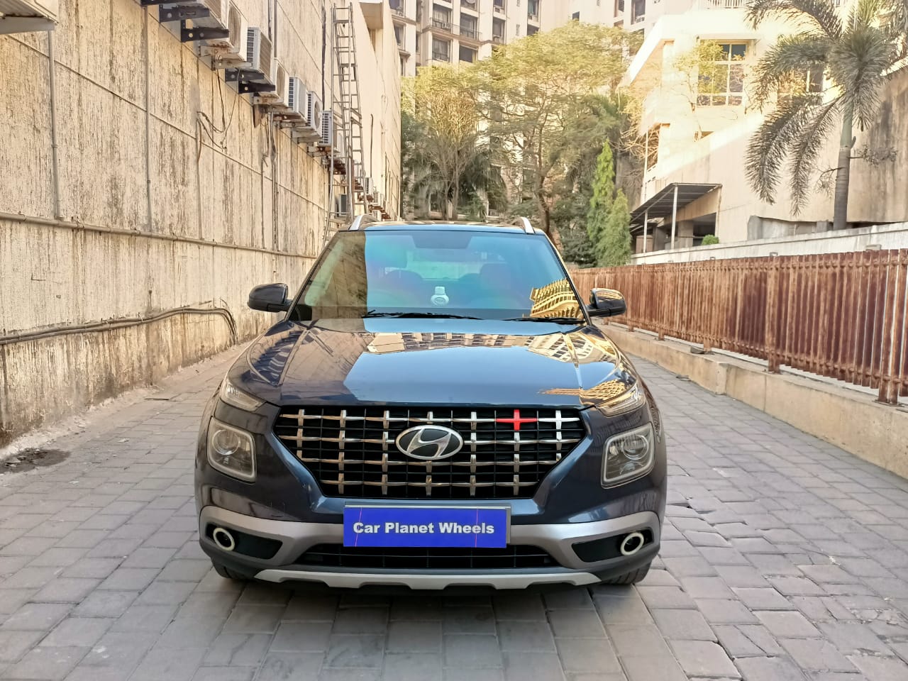 Used Hyundai Venue SX 1.0 Petrol BS IV in Thane 2020 model, India at ...