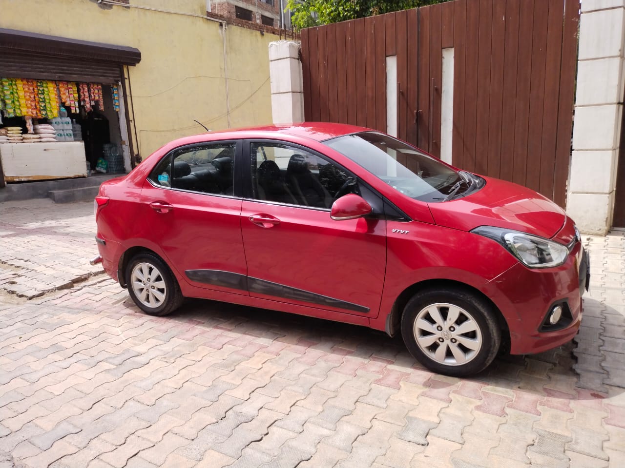 Used Hyundai Xcent SX Petrol in New Delhi 2016 model, India at Best Price.
