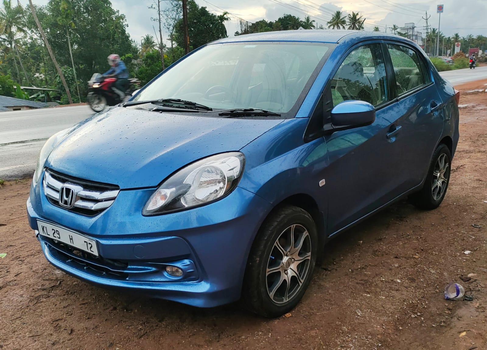 Used Honda Amaze 1.2 EX iVTEC in Kollam 2014 model, India at Best Price.